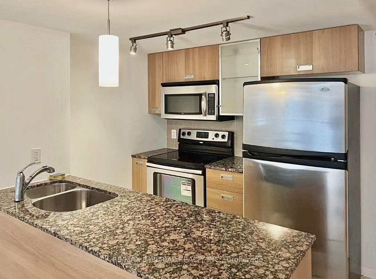 38 Grenville Street Unit 1006 photo 5