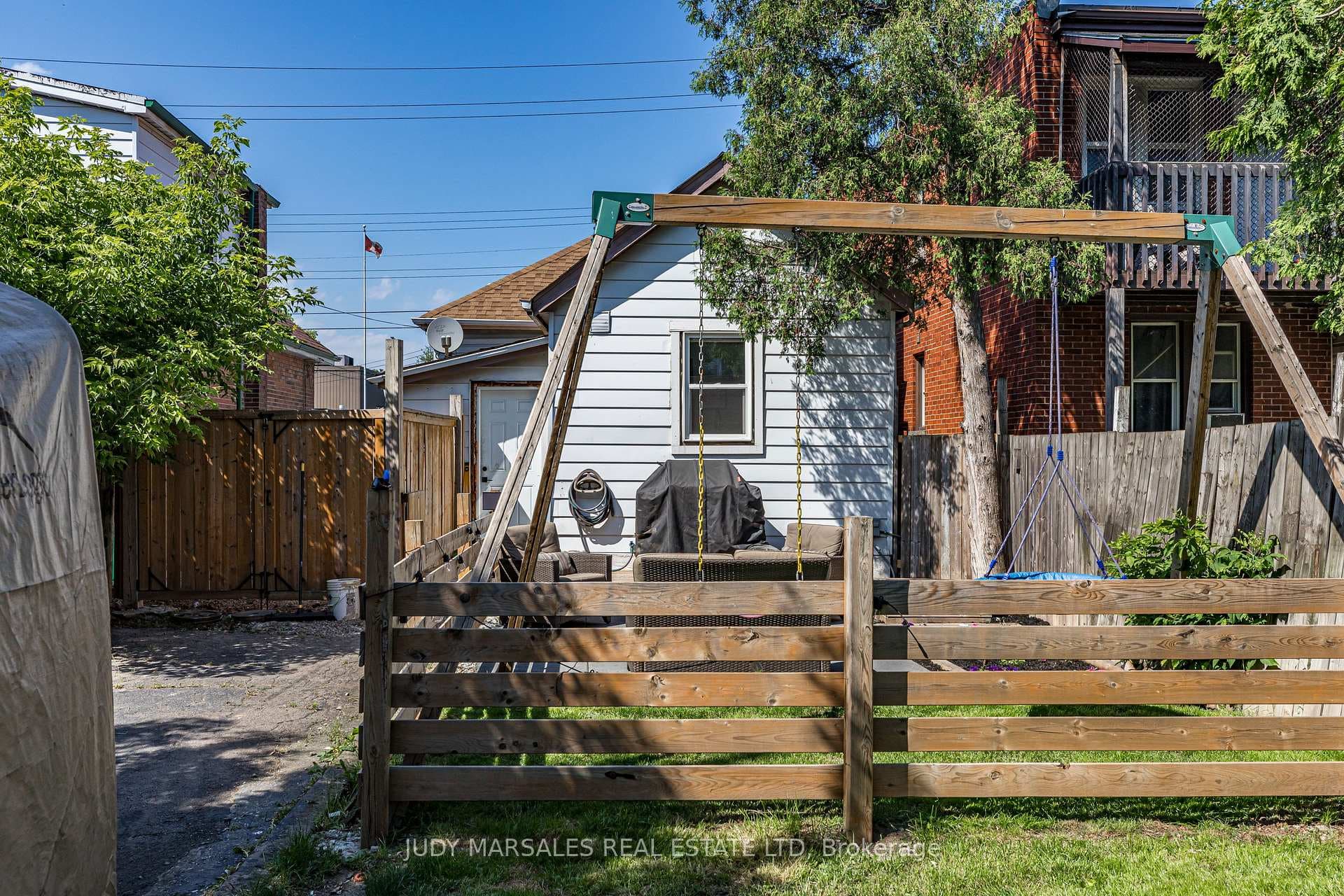 1360 Barton Street photo 36