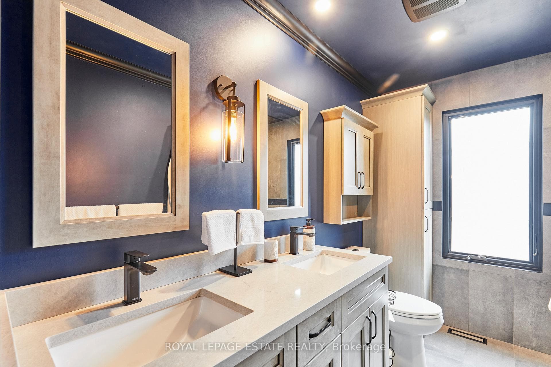 138 Beaverbrook Court photo 28