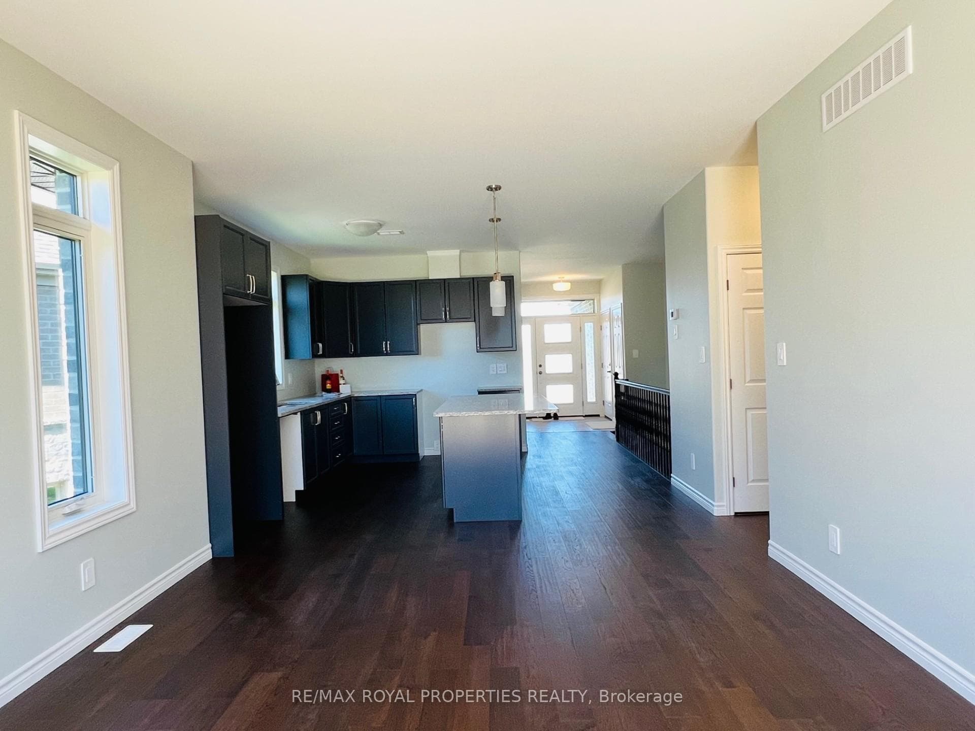 20 Athabaska Drive photo 2