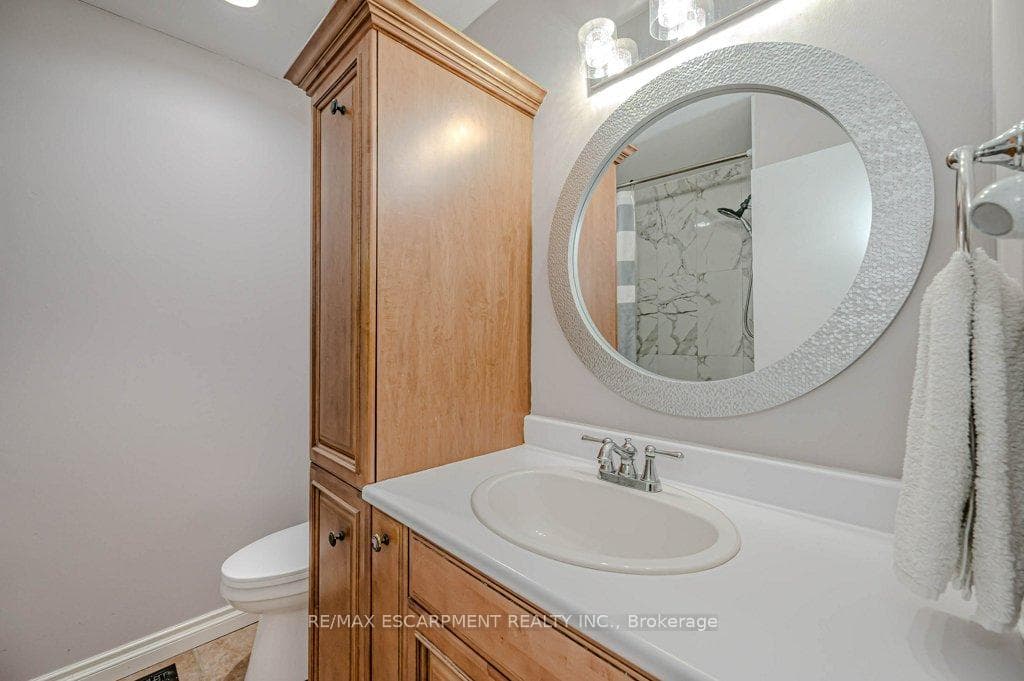 1268 Consort Crescent photo 20
