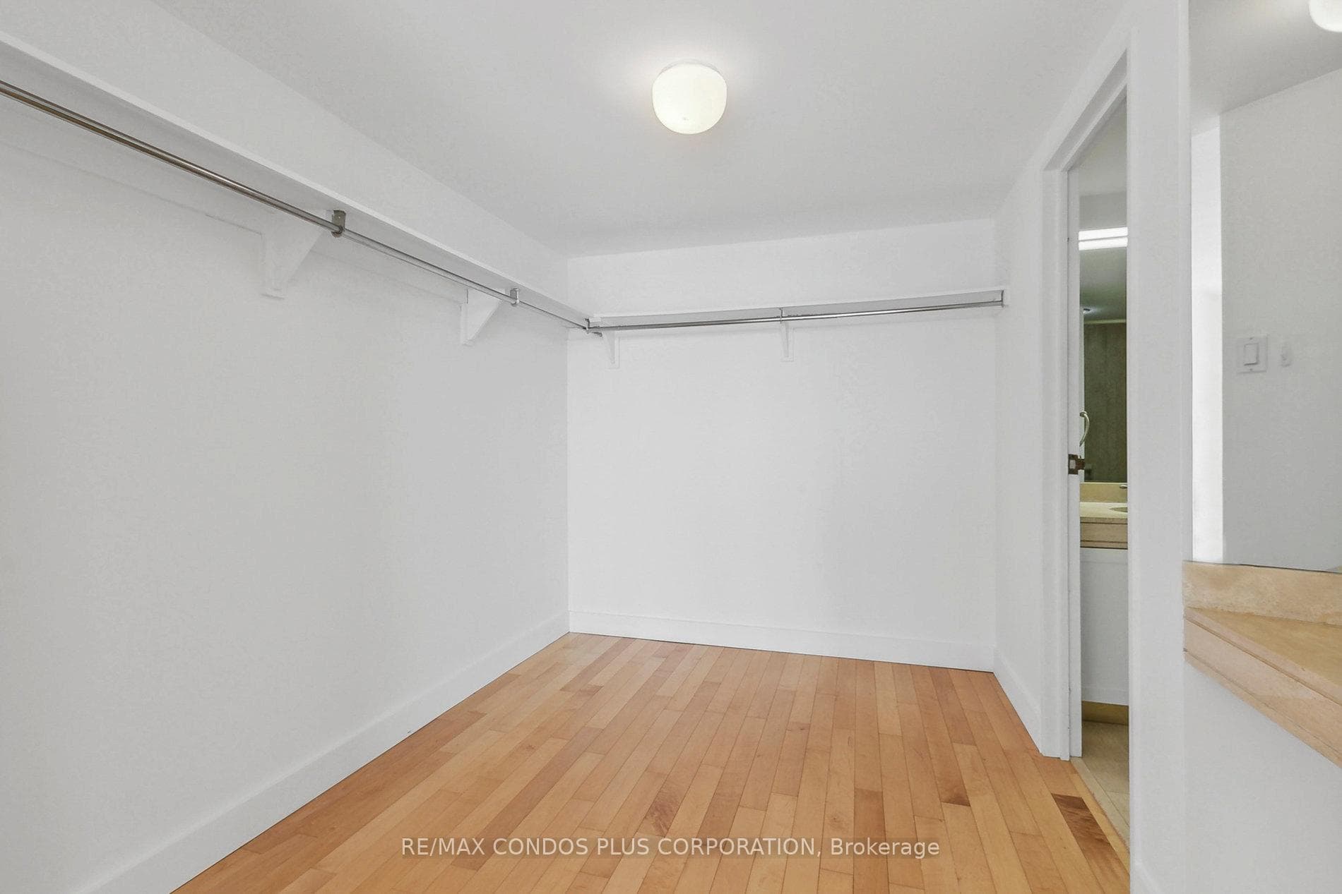 65 HARBOUR Square Unit 2008 photo 19