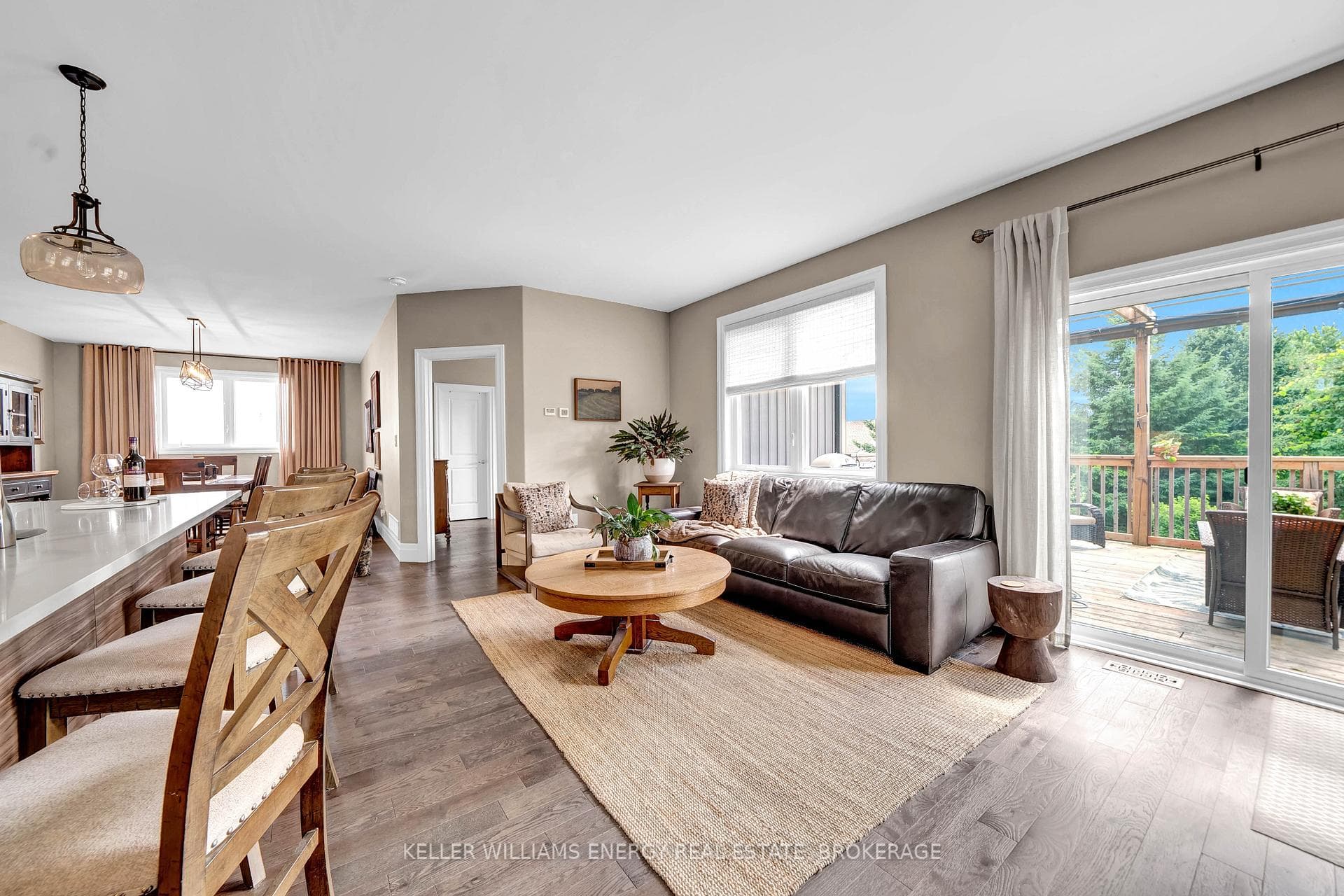 8 Curtis Street photo 5