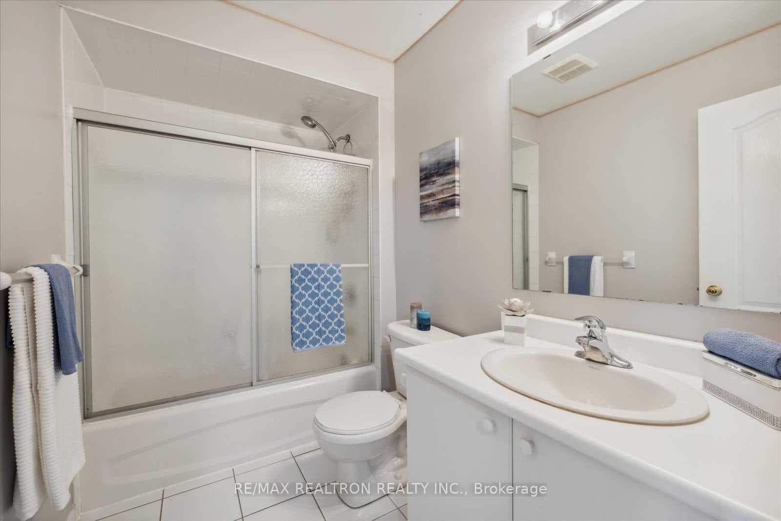 204 Banbrooke Crescent Unit (Main) photo 27