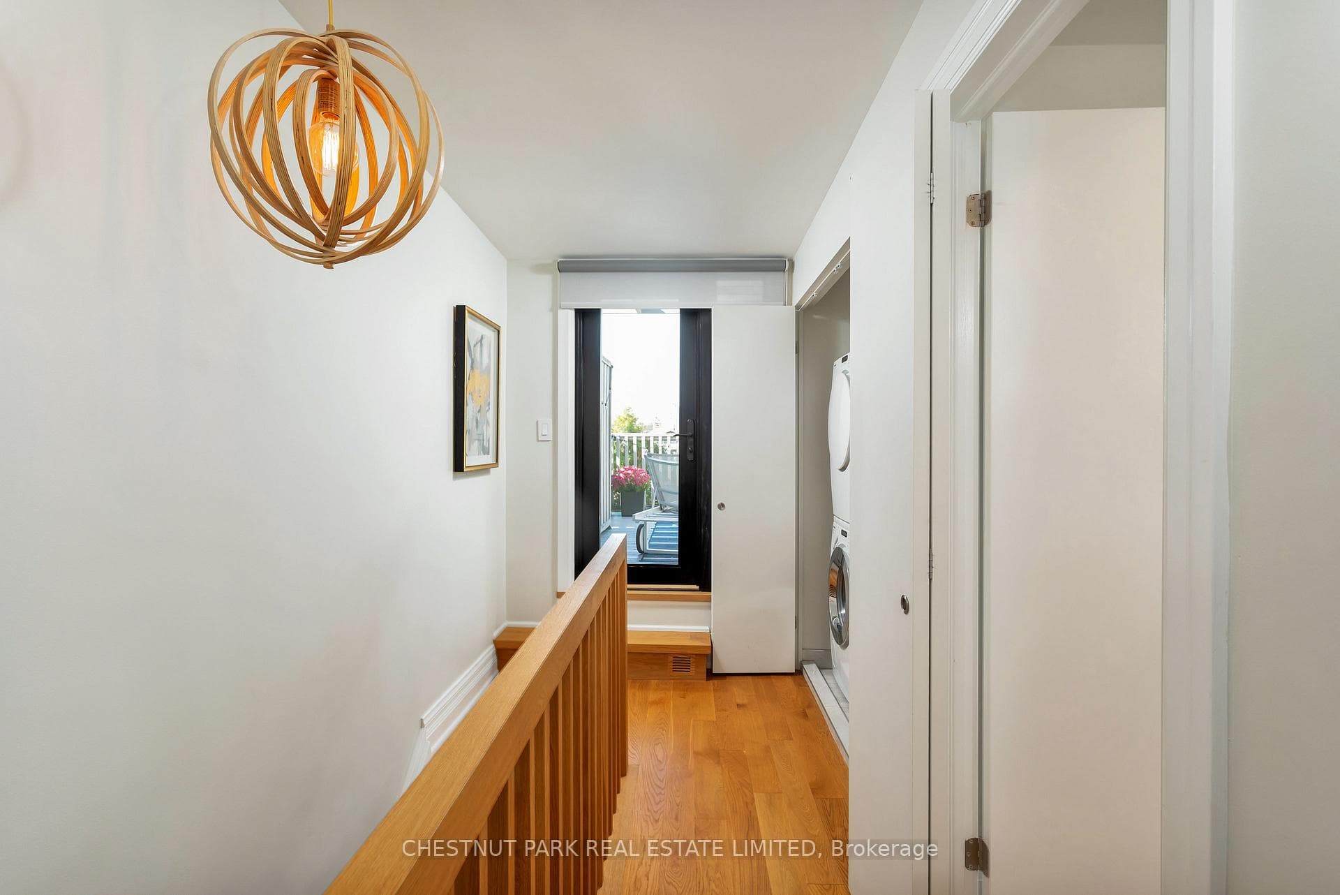 428 Montrose Avenue photo 34