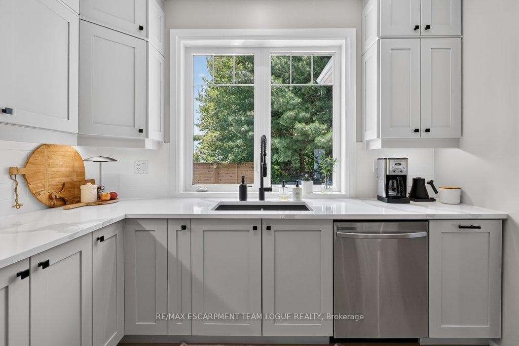 75 Chambery Street photo 17