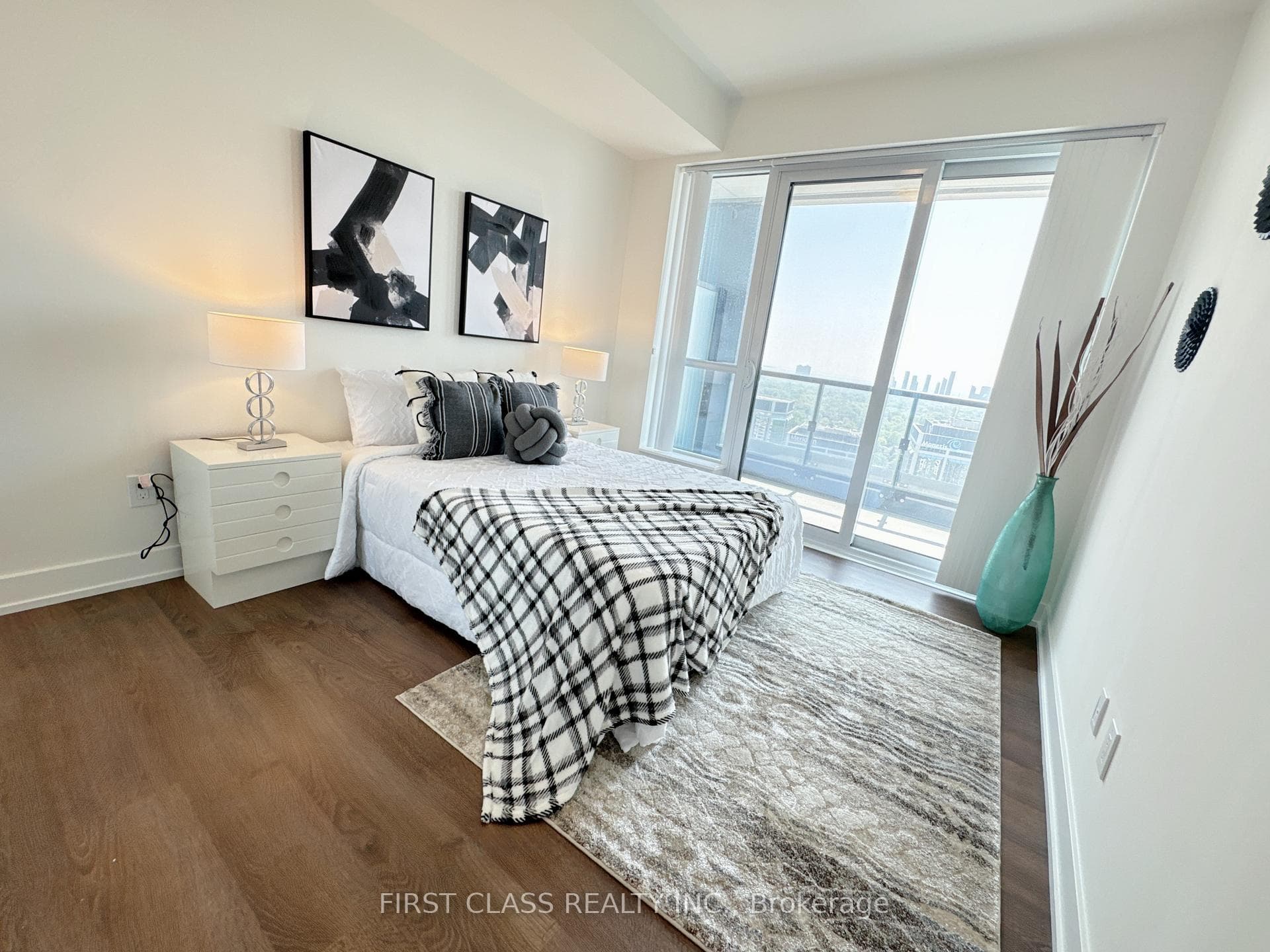5 Mabelle Avenue Unit 3329 photo 12