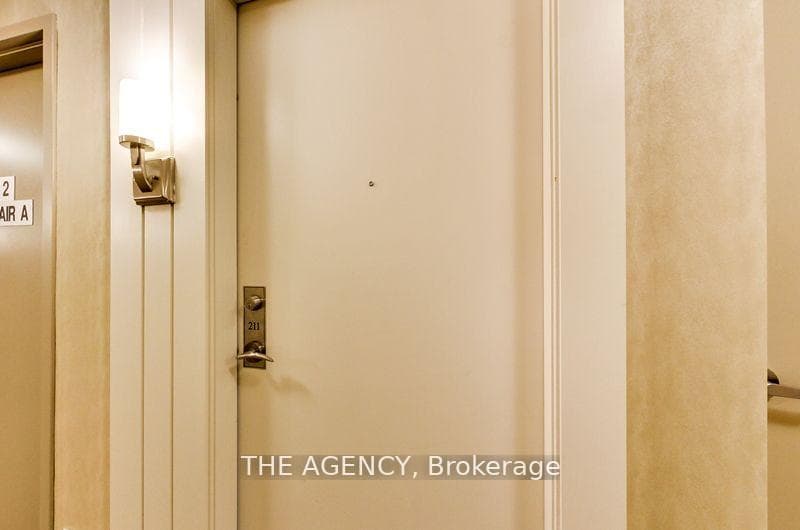 320 Richmond Street Unit 211 photo 16