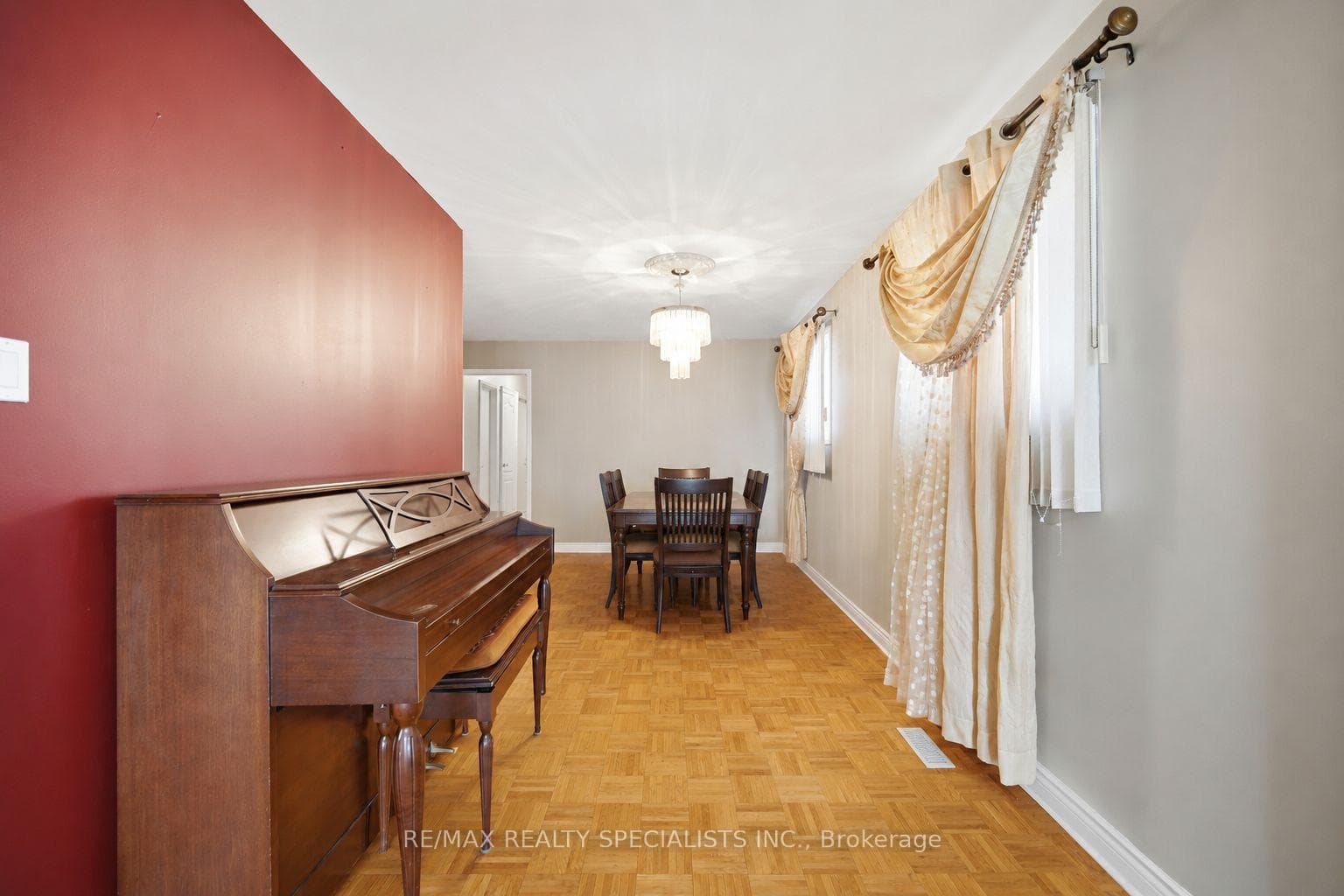 2571 Trident Avenue photo 8