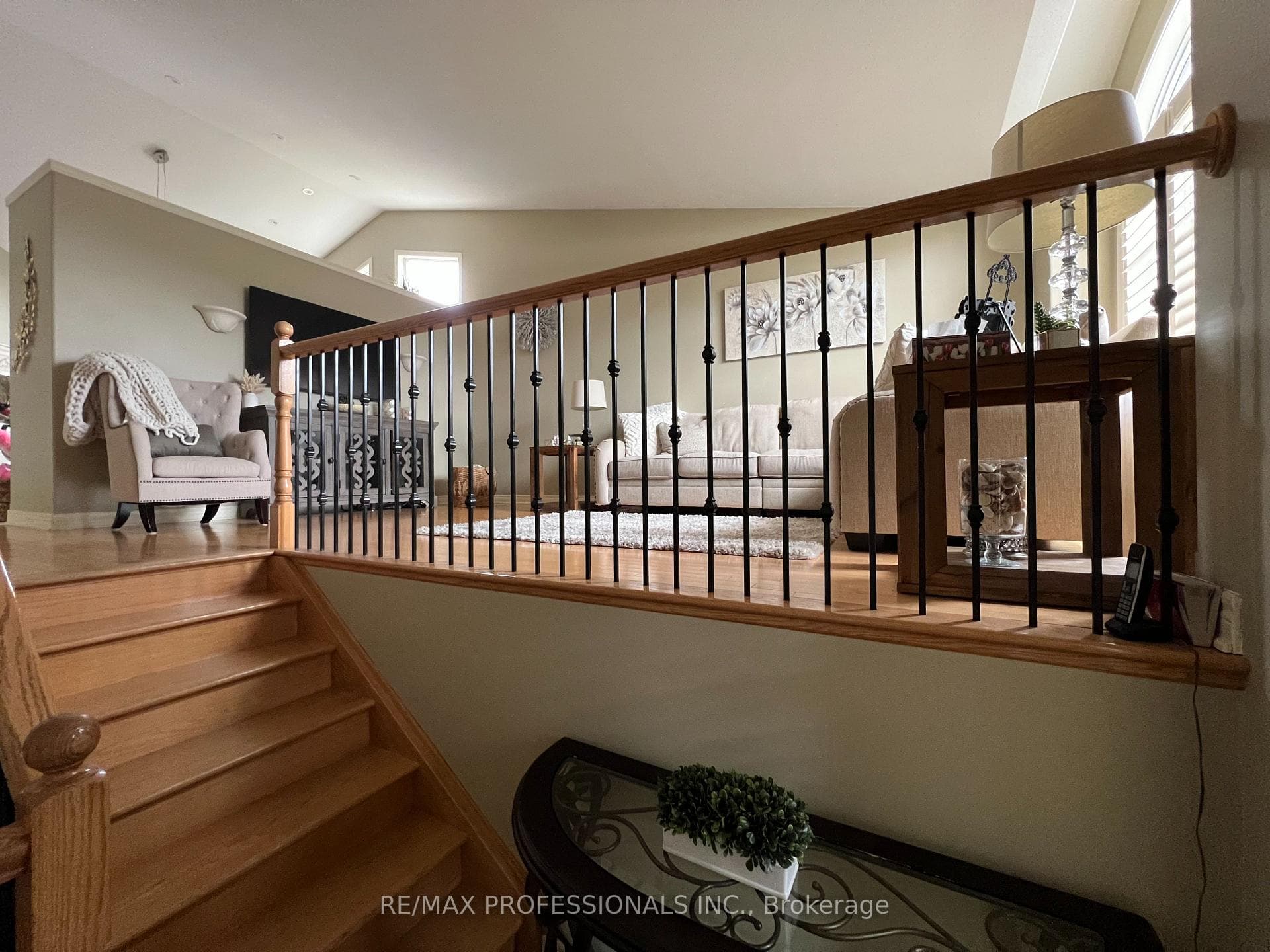 54 Nicholas Drive photo 4
