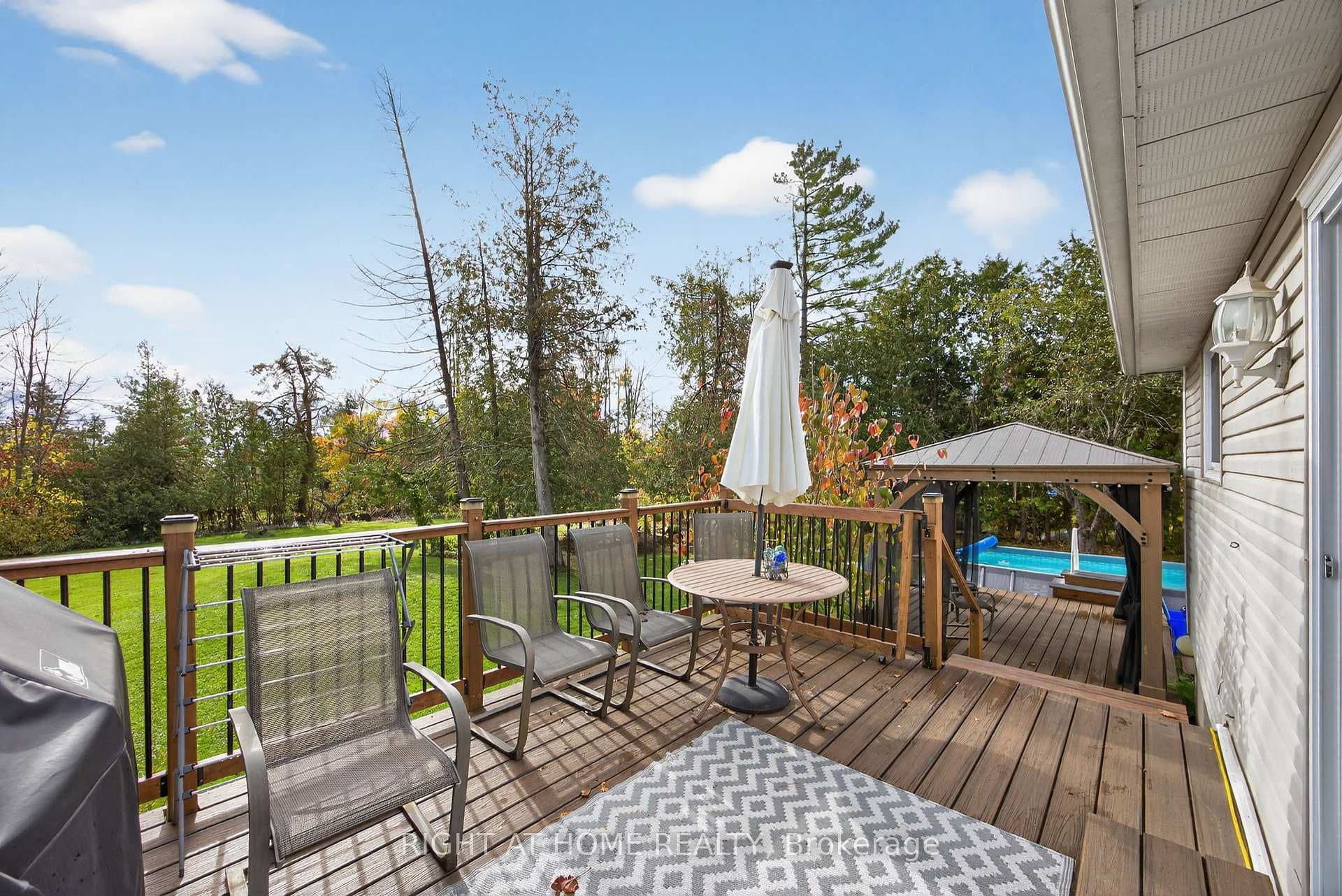 73 Poplar Crescent photo 27