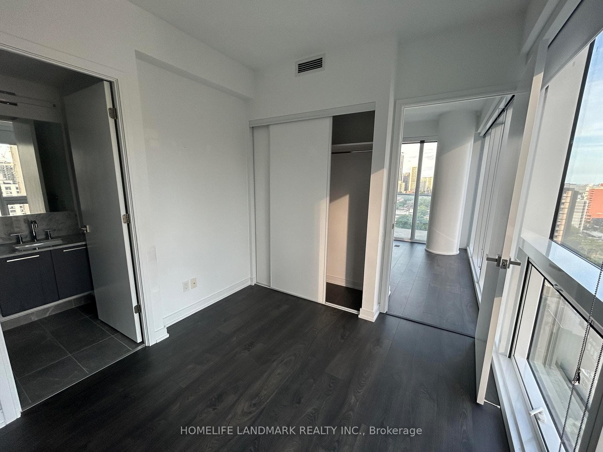 3 Gloucestor Street Unit 1807 photo 6