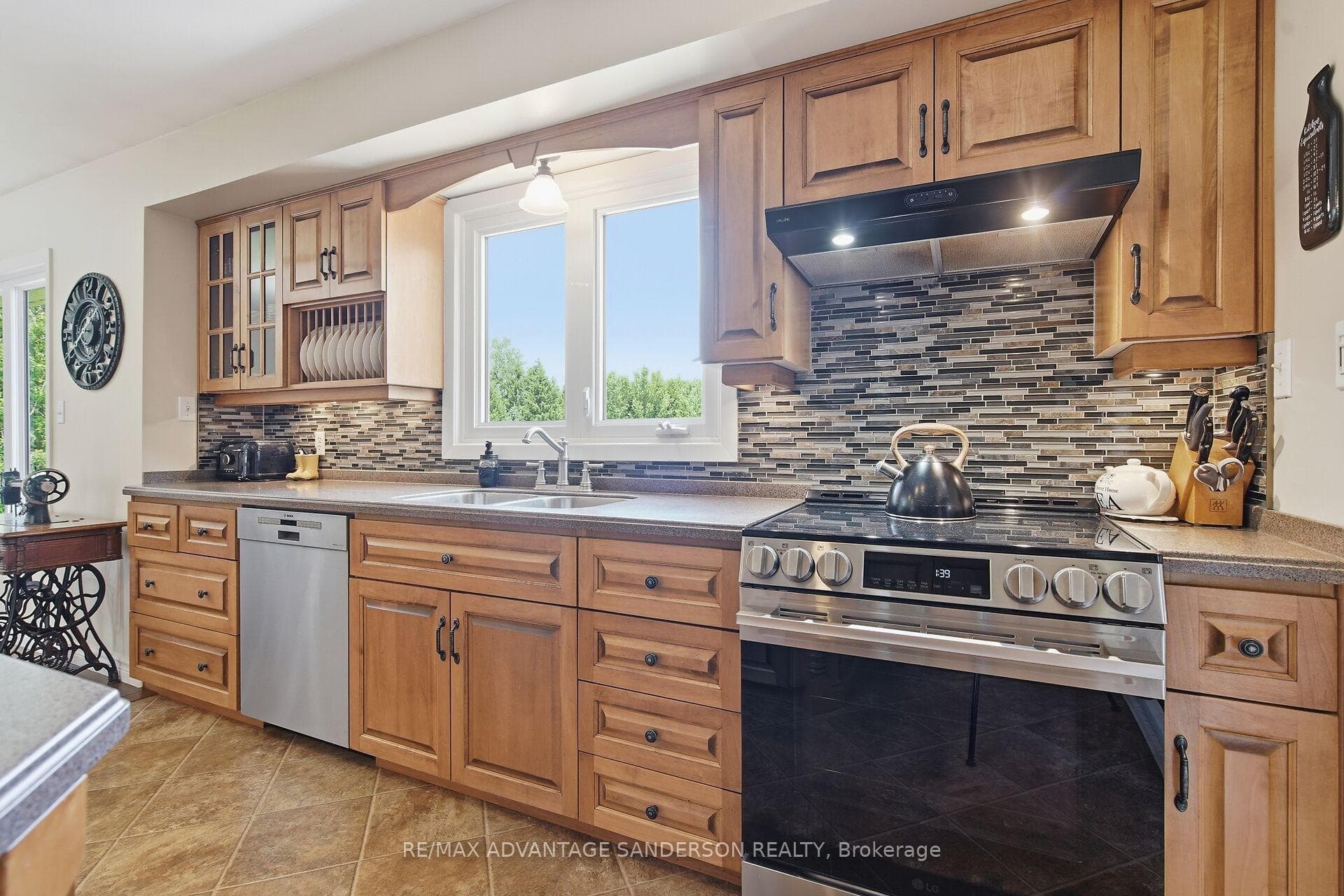 25348 Nairn Road photo 36