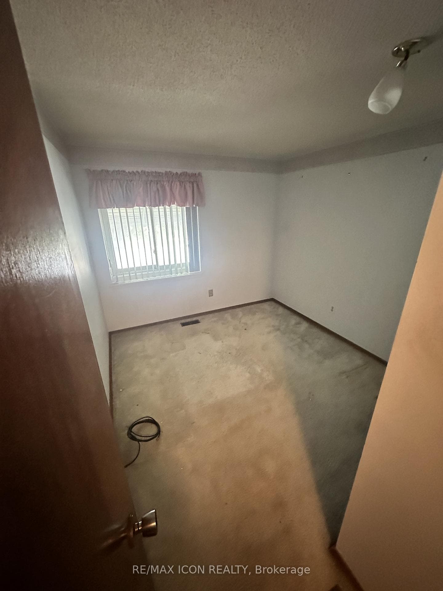 114 Archer Crescent photo 18