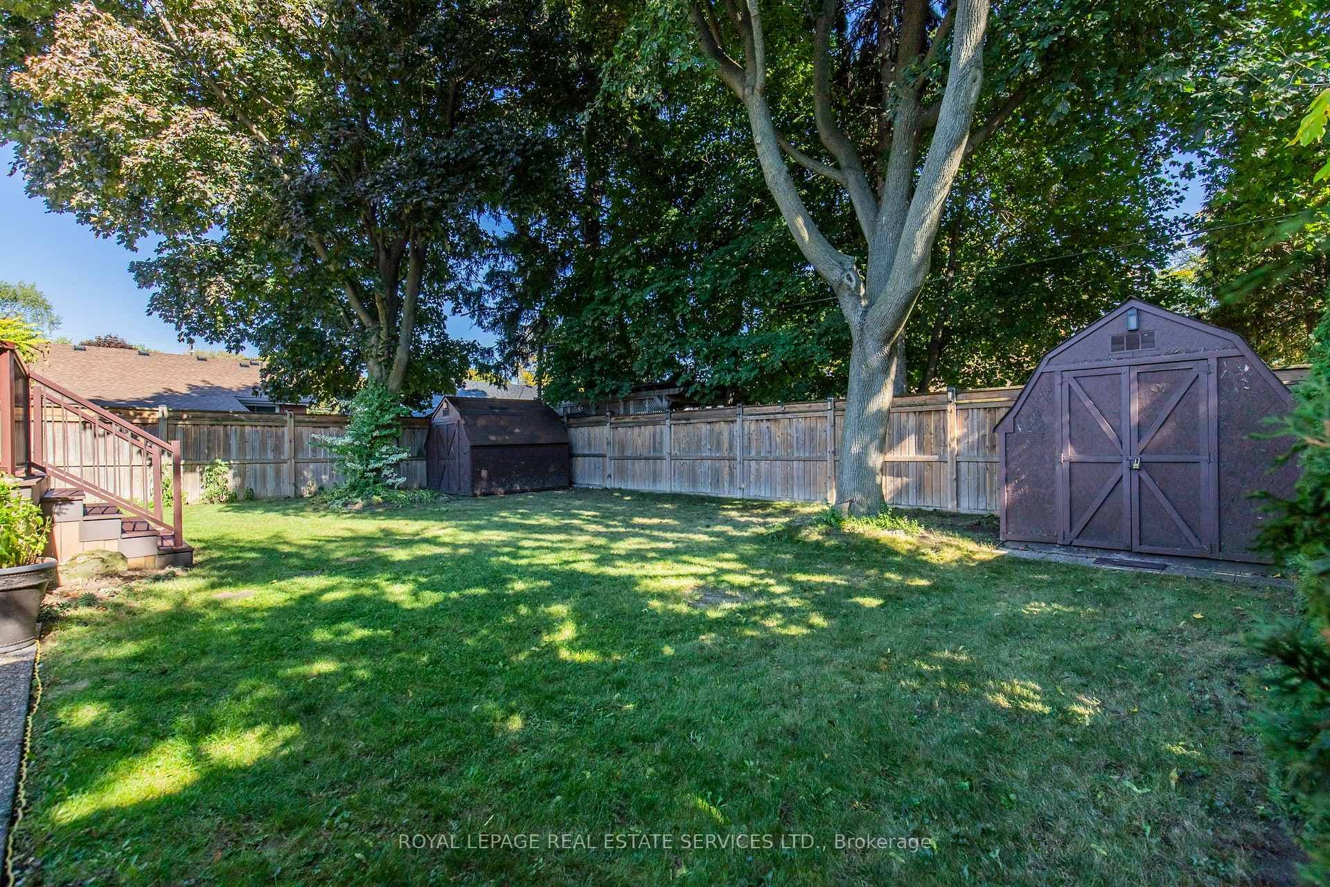 15 Belair Drive photo 43
