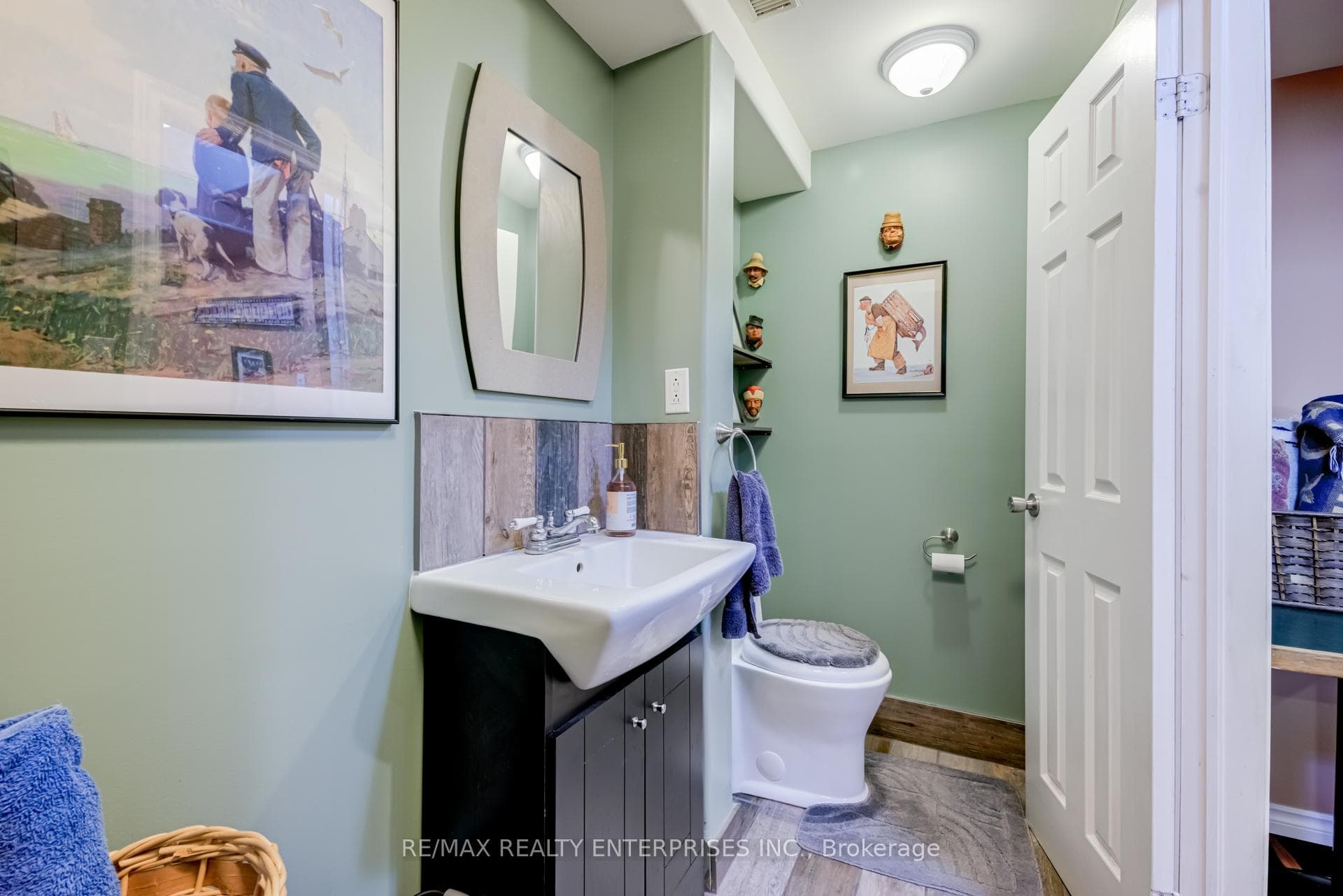 7 Springhurst Avenue photo 26