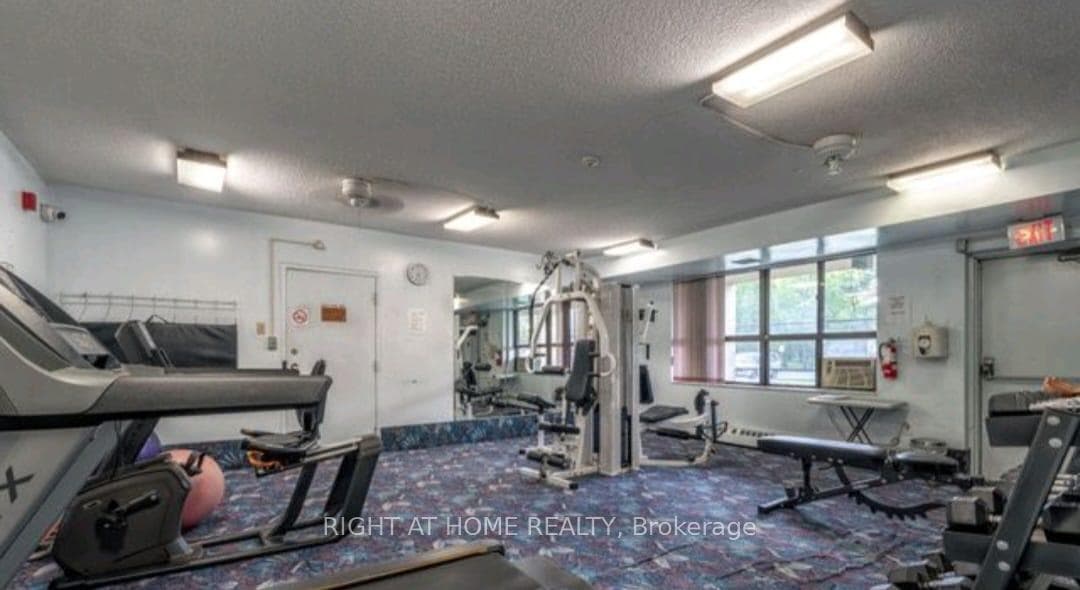 2929 AQUITAINE Avenue Unit 1001 photo 14