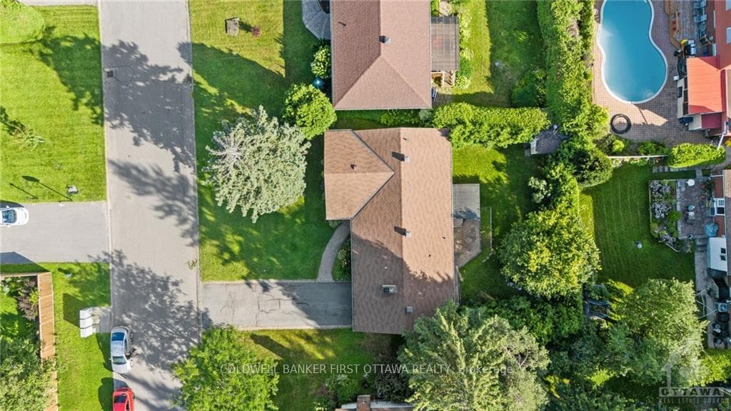 29 BARRHAVEN Crescent photo 3