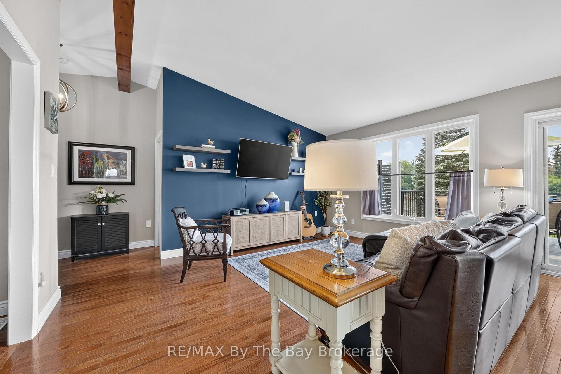 1434 RIVER Road photo 13
