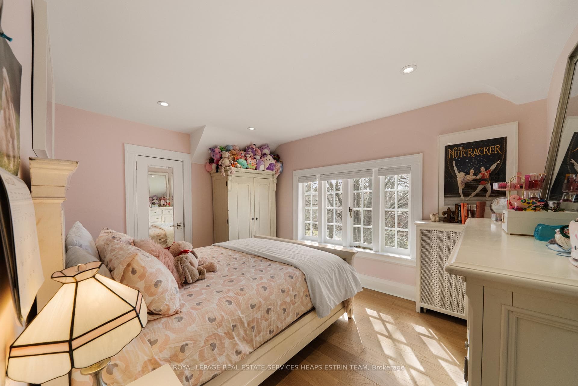 112 Douglas Drive photo 27