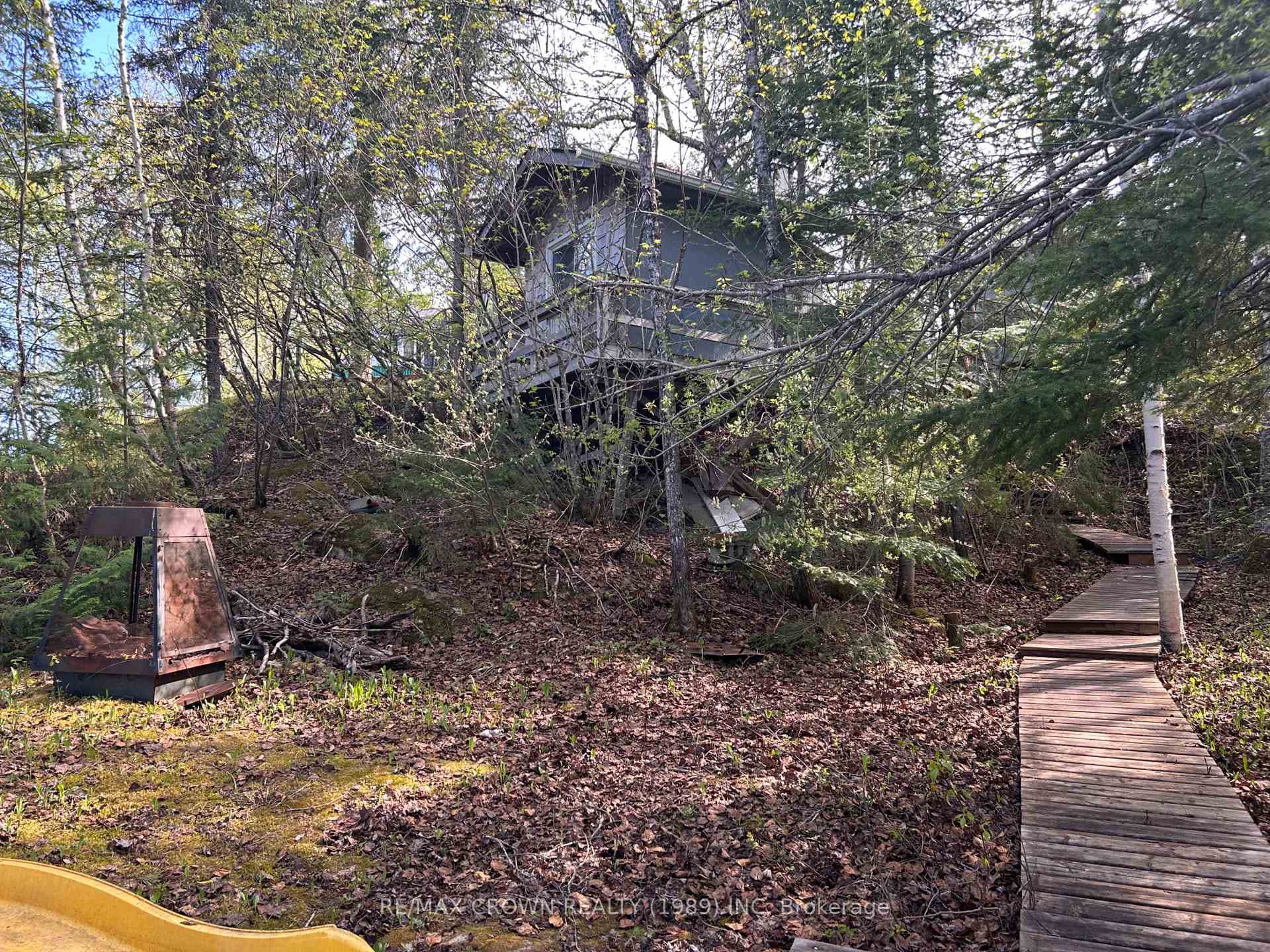 view of bonus side yard