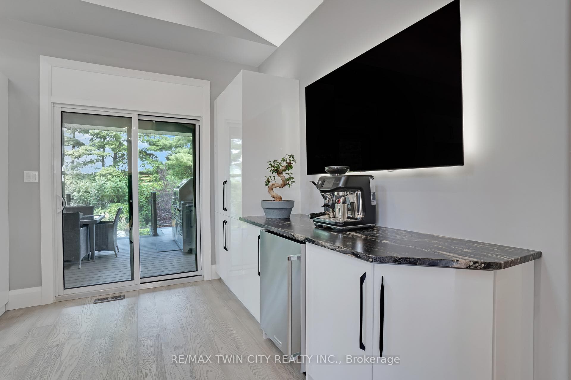 34 Woodcrest Court photo 6