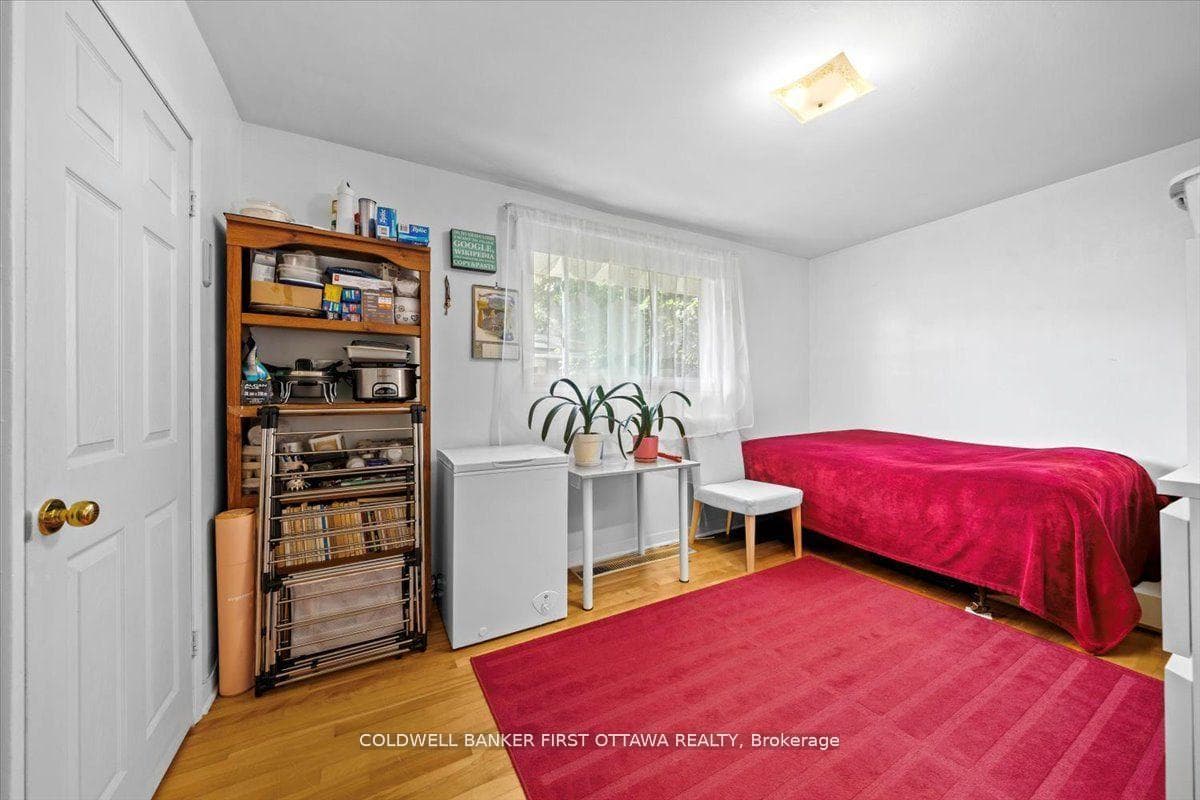 902 Watson Street photo 12