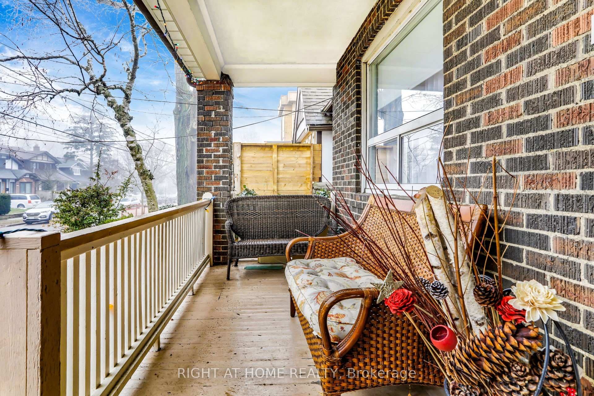 116 Blantyre Avenue photo 4