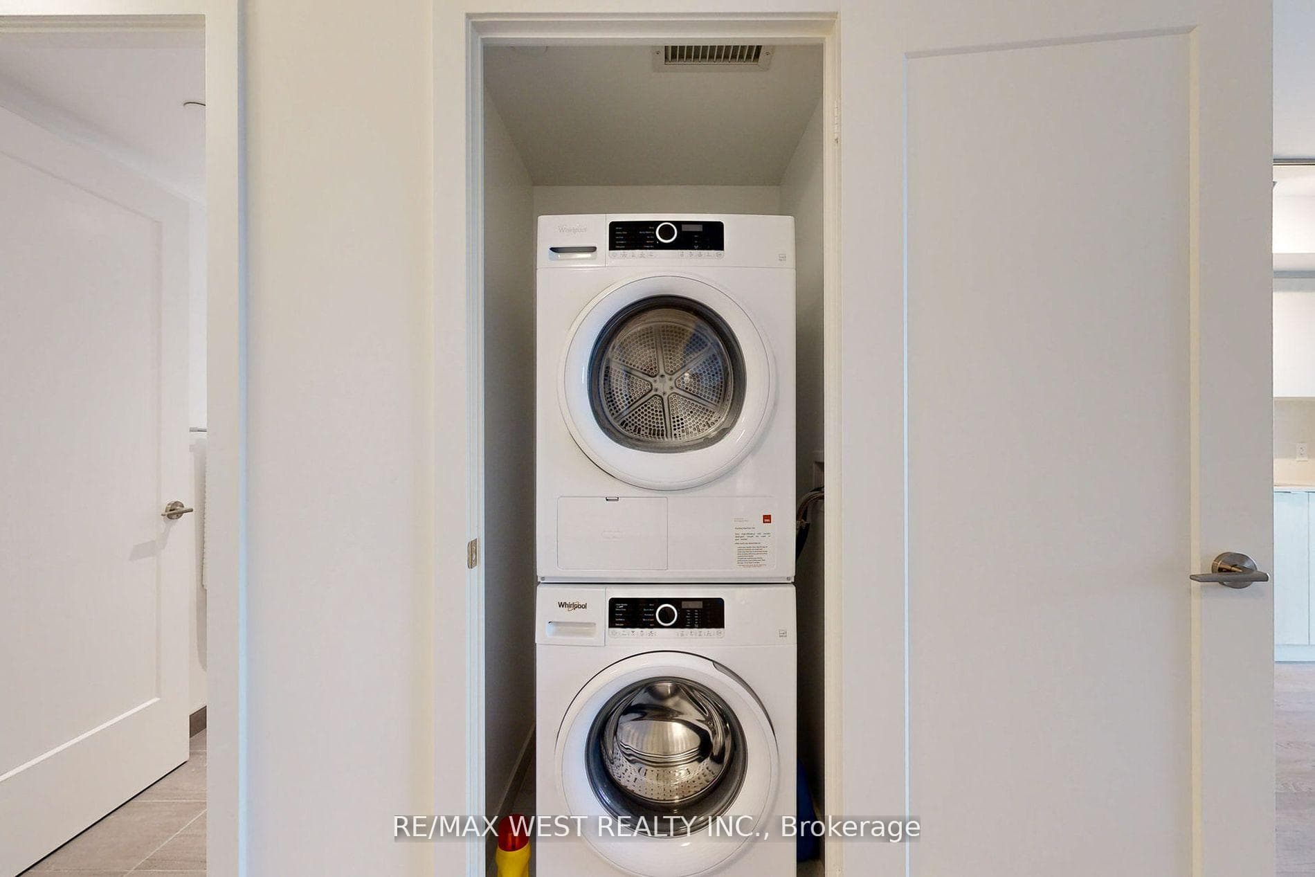 5 Mabelle Avenue Unit 1227 photo 33