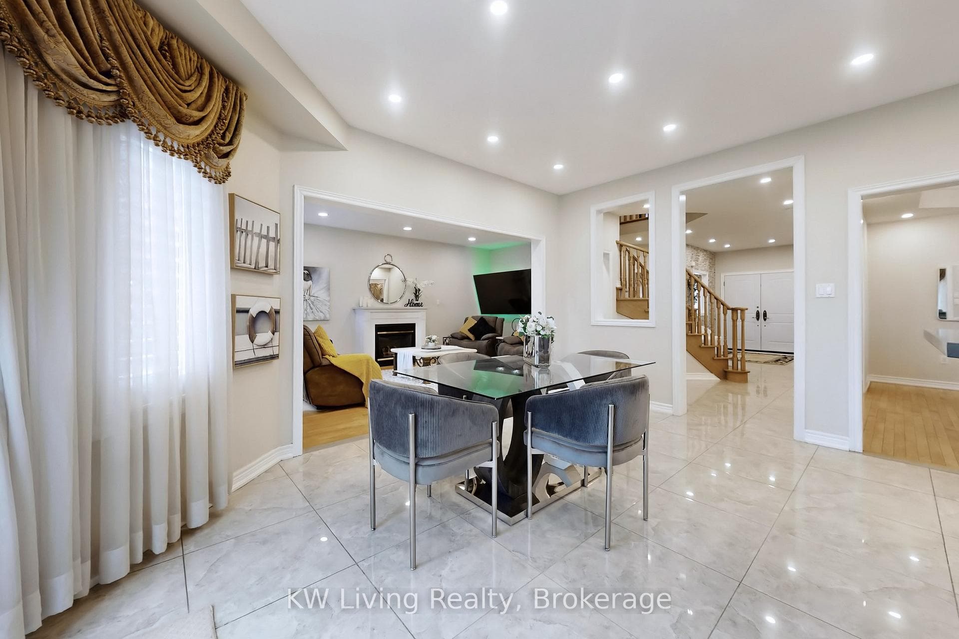 94 Silver Rose Crescent photo 23