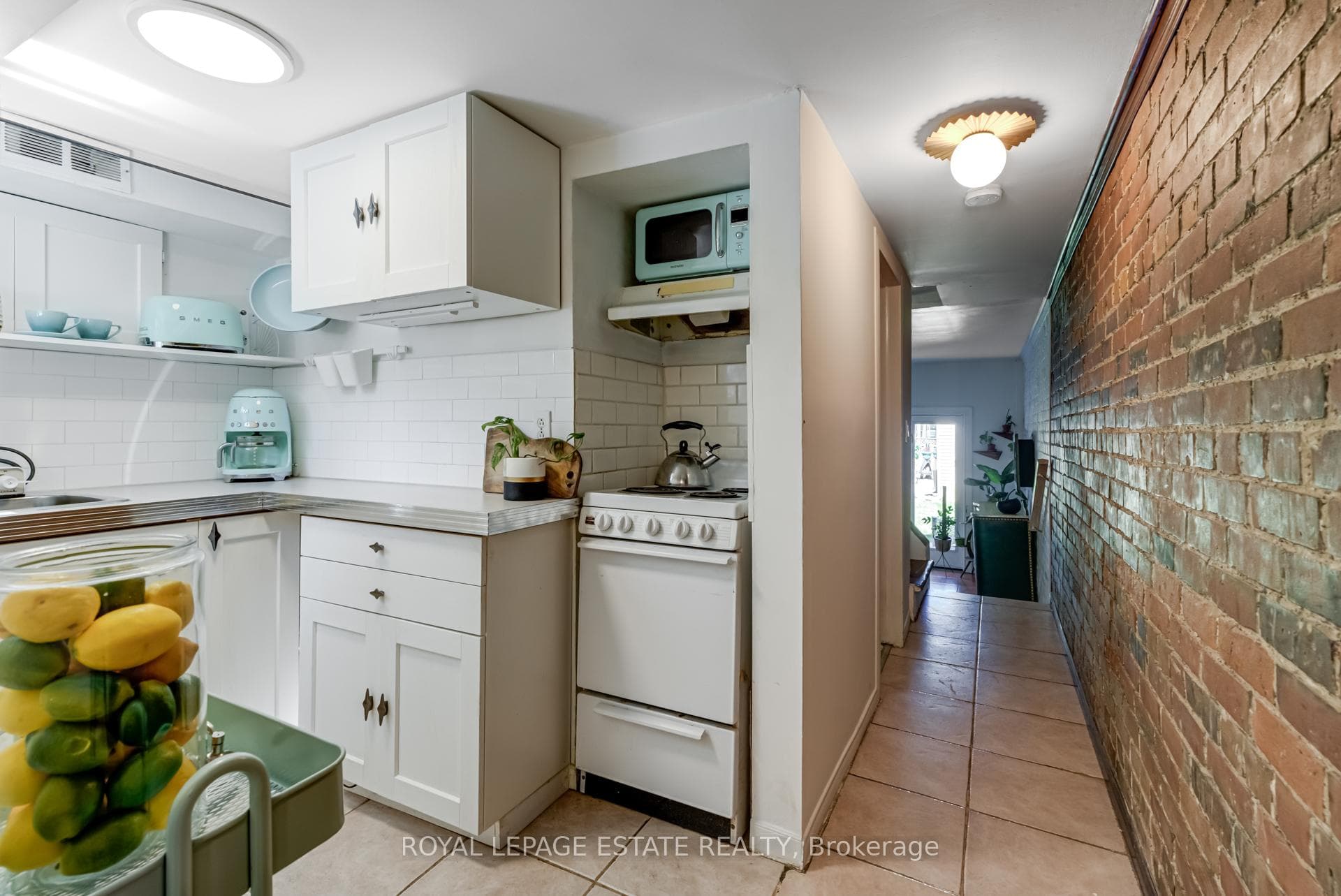 121 Coxwell Avenue photo 15