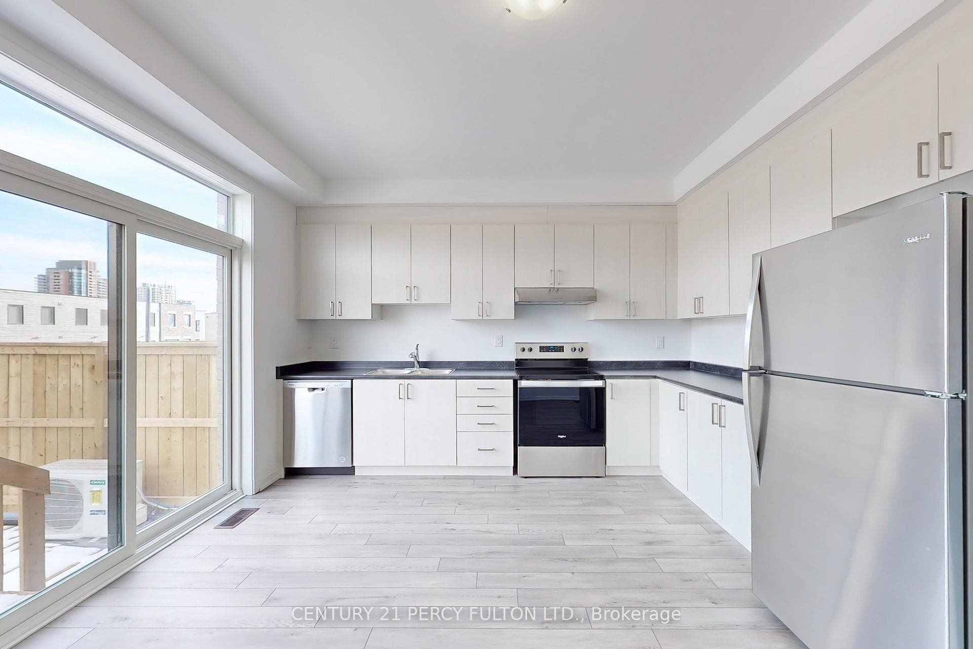 207 Monarch Avenue photo 13