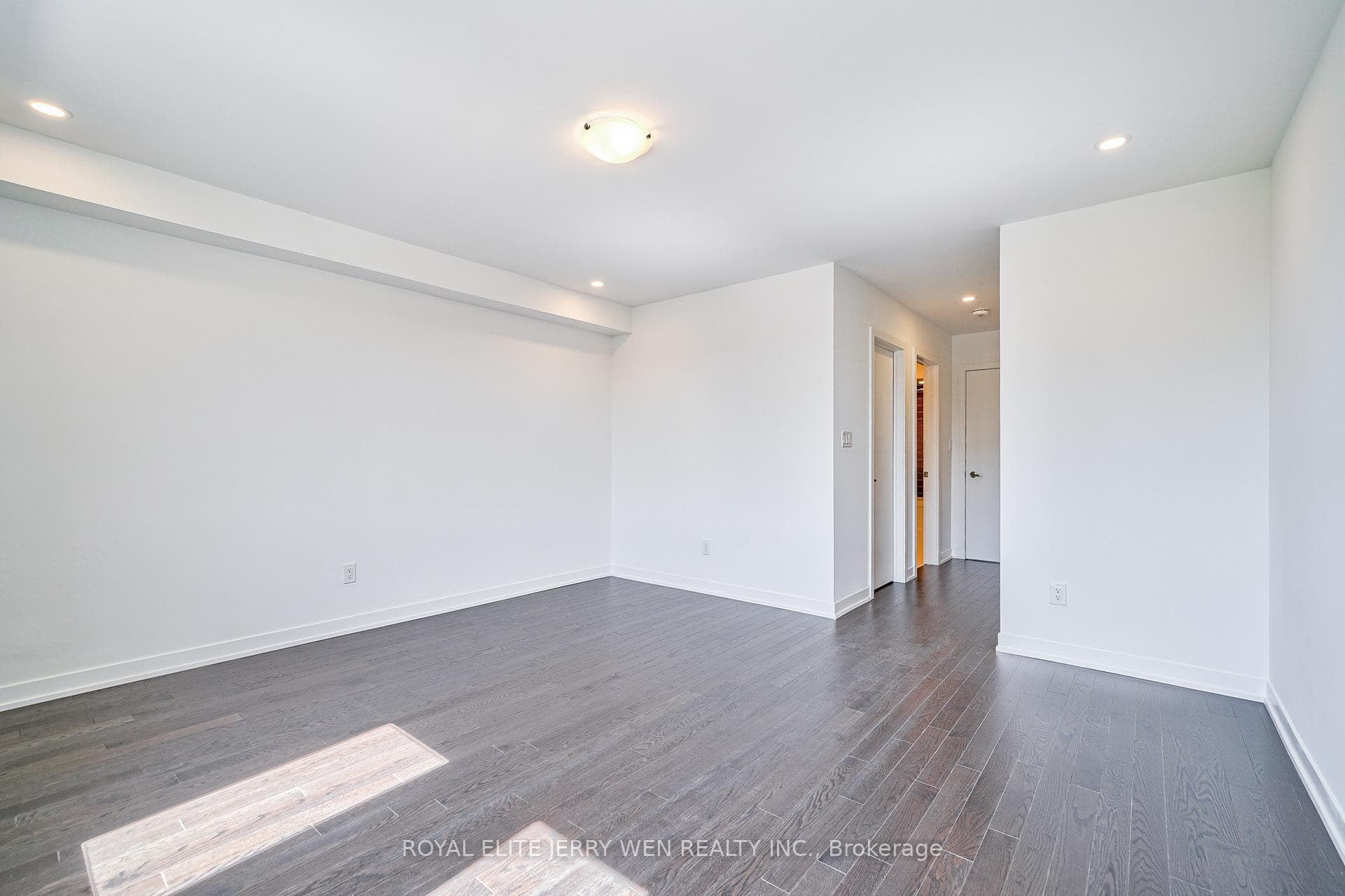 70 Green Gardens Boulevard Unit 7 photo 22