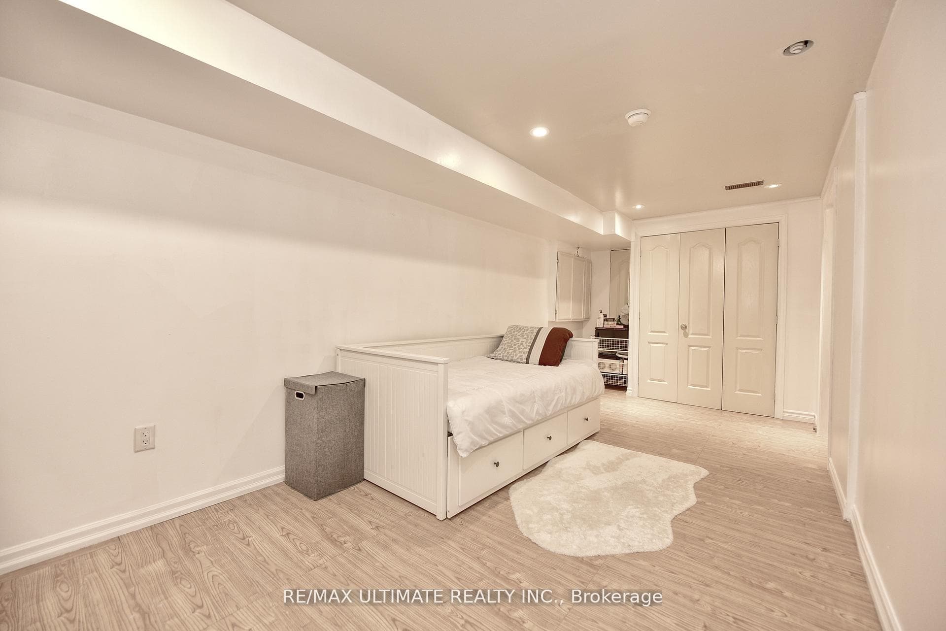 227 Earlscourt Avenue photo 27