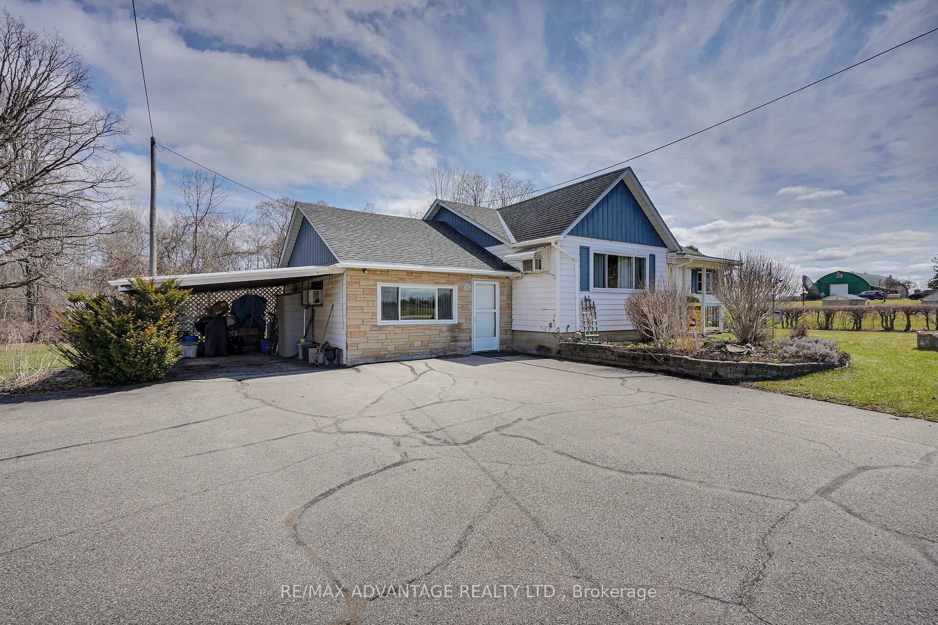 2678 Dorchester Road photo 49