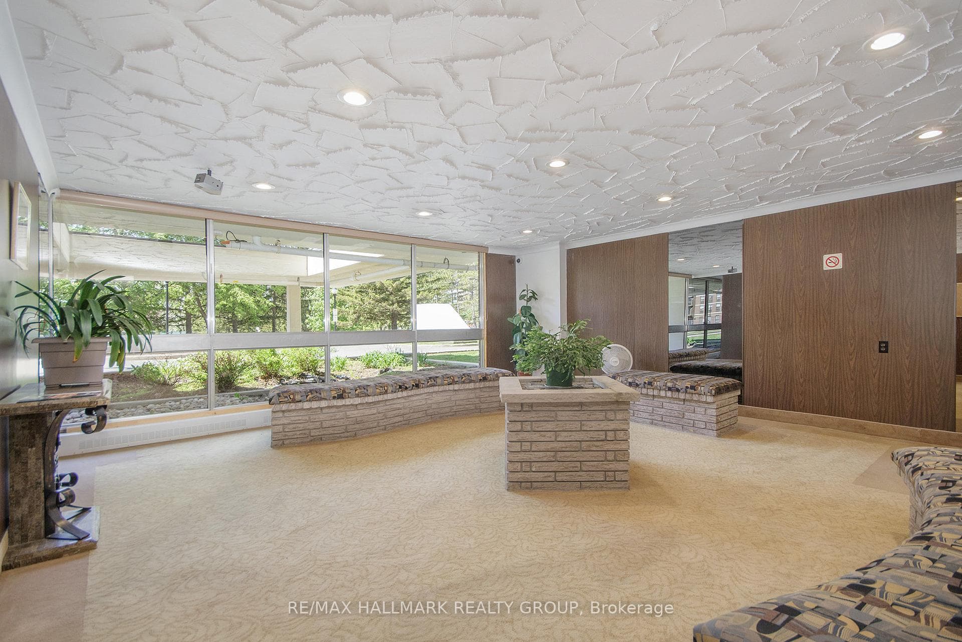 665 Bathgate Drive Unit 1809 photo 18