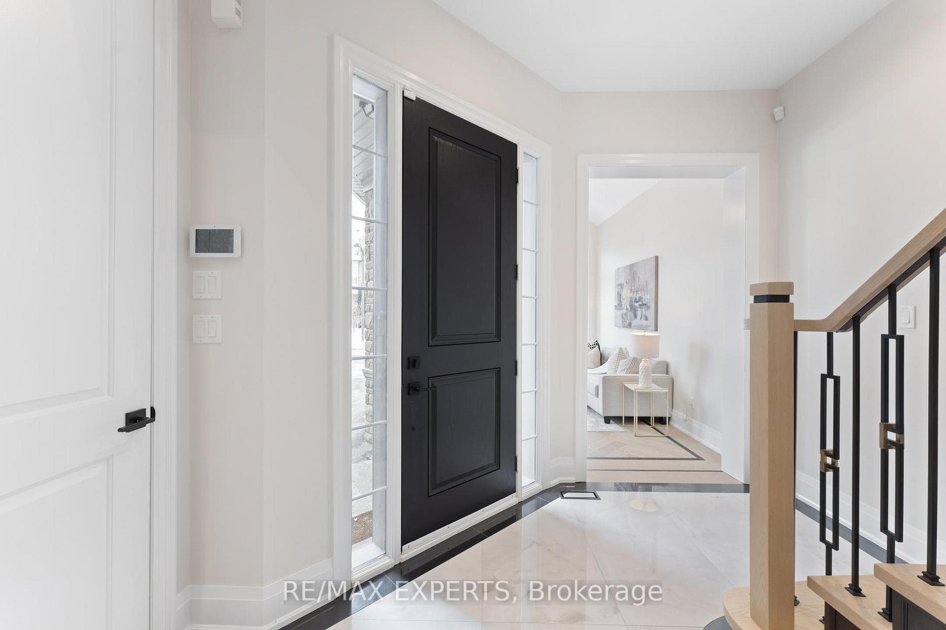 107 BURNS Boulevard photo 6