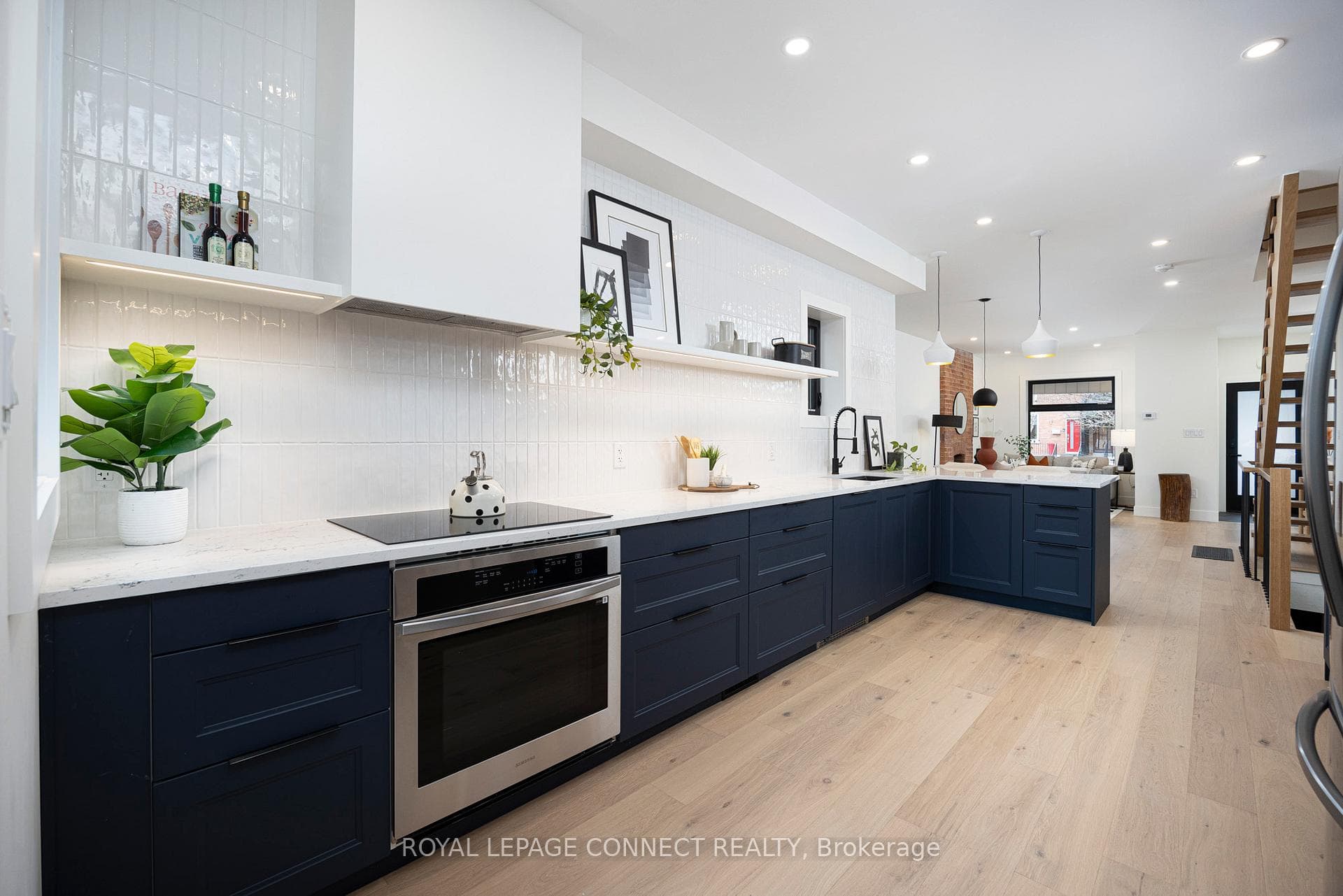 566 Gladstone Avenue photo 13