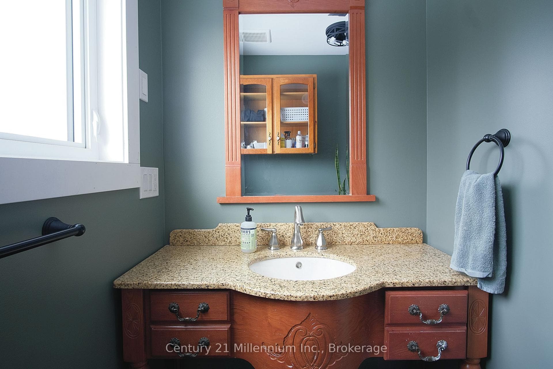Upper level bath