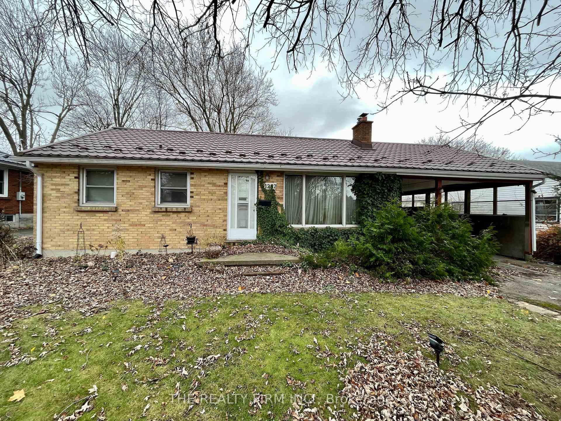 1267 Hillcrest Avenue photo 1