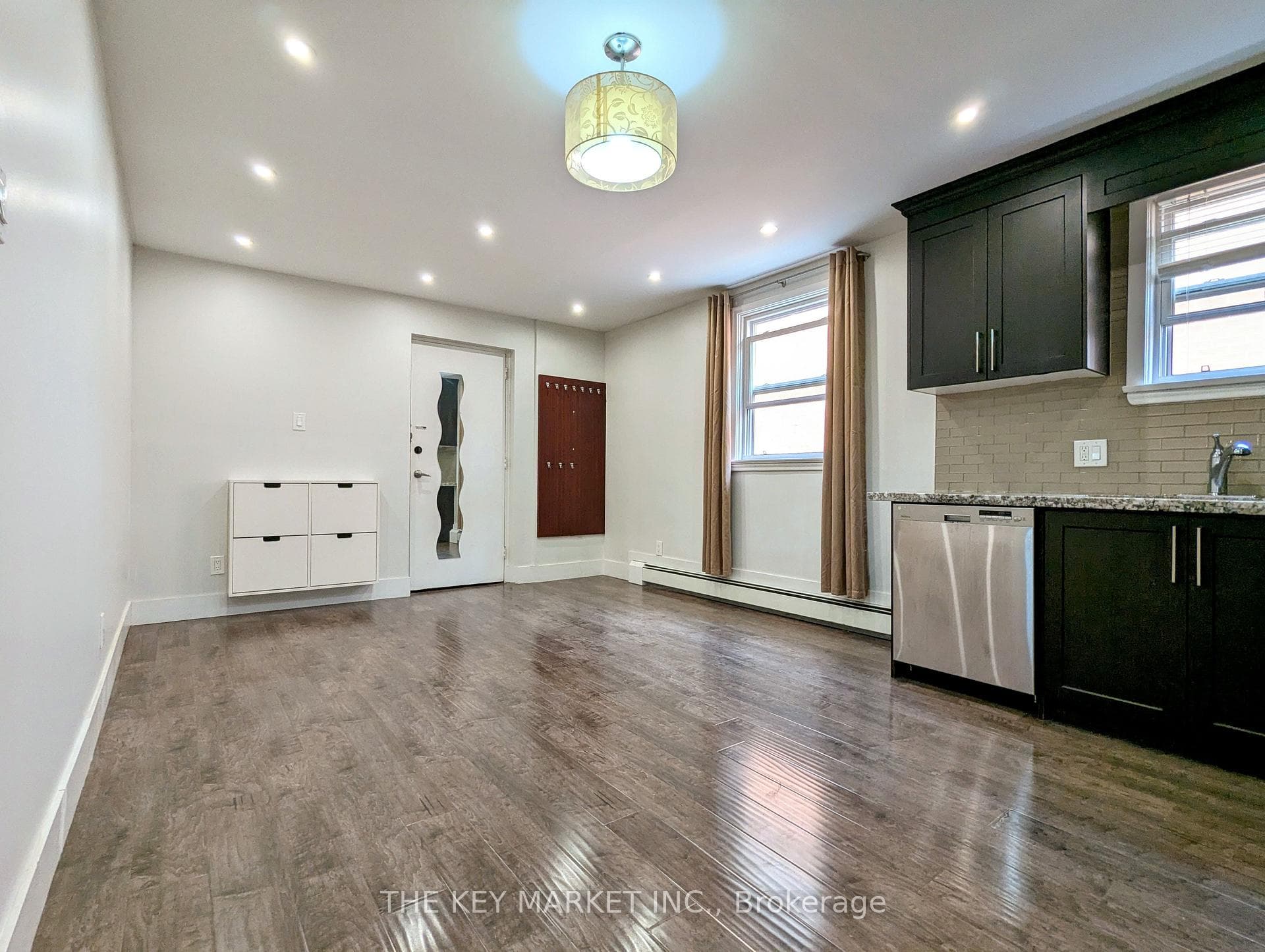 211 St Clements Avenue Unit 2 photo 6