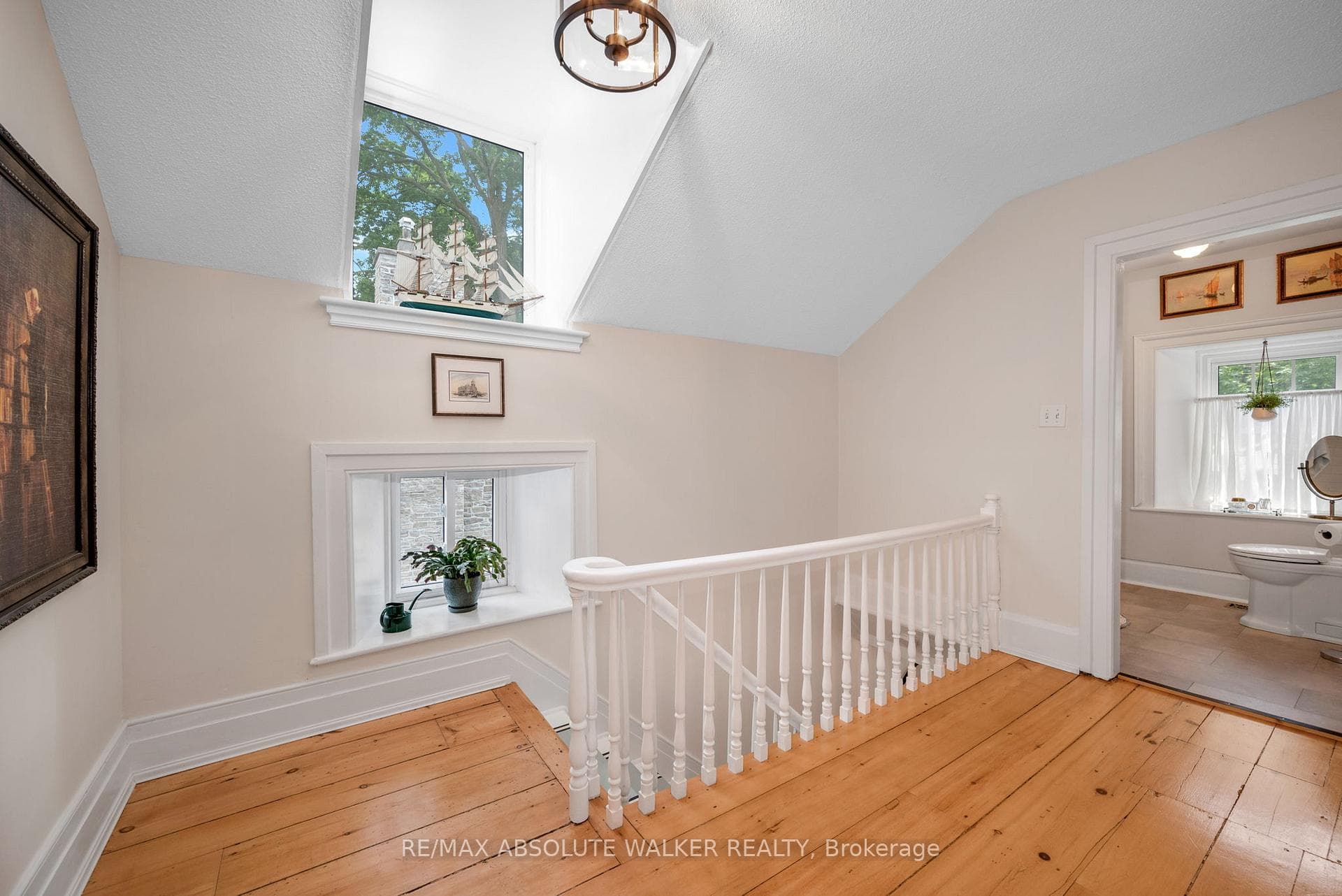 652 Henry Street photo 19