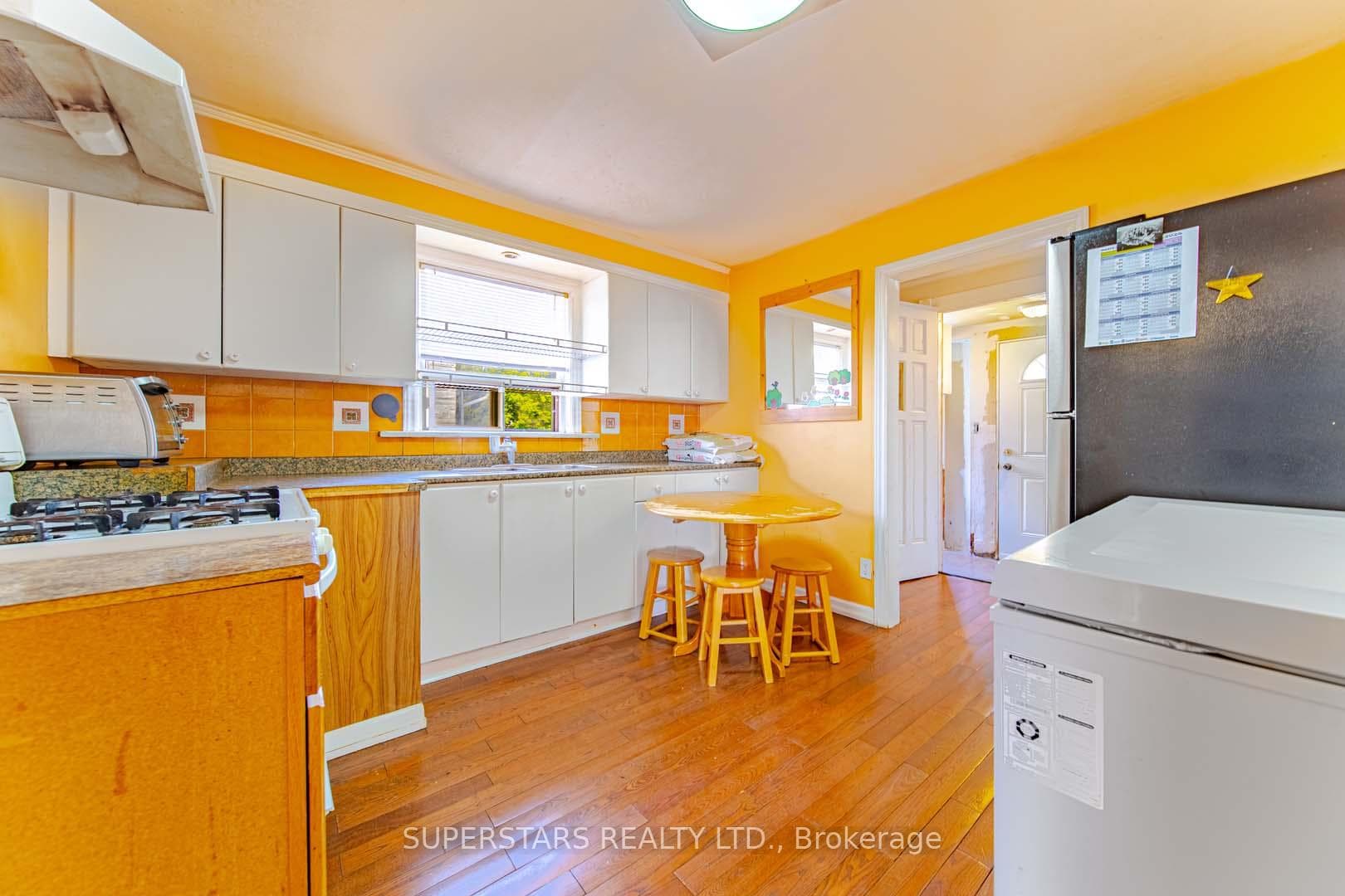 63 Madawaska Avenue photo 5