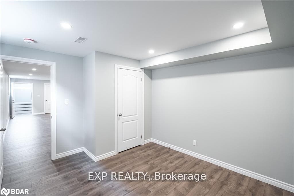 19 Loon Avenue Unit Lower Level photo 11