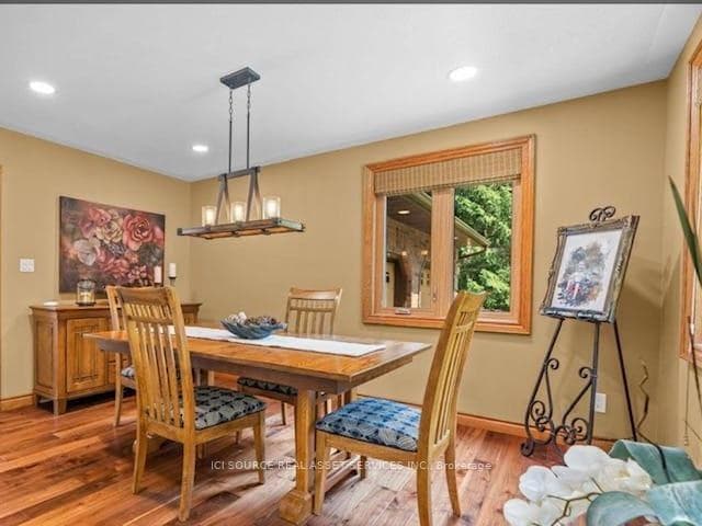 1514 Longwoods Road photo 4