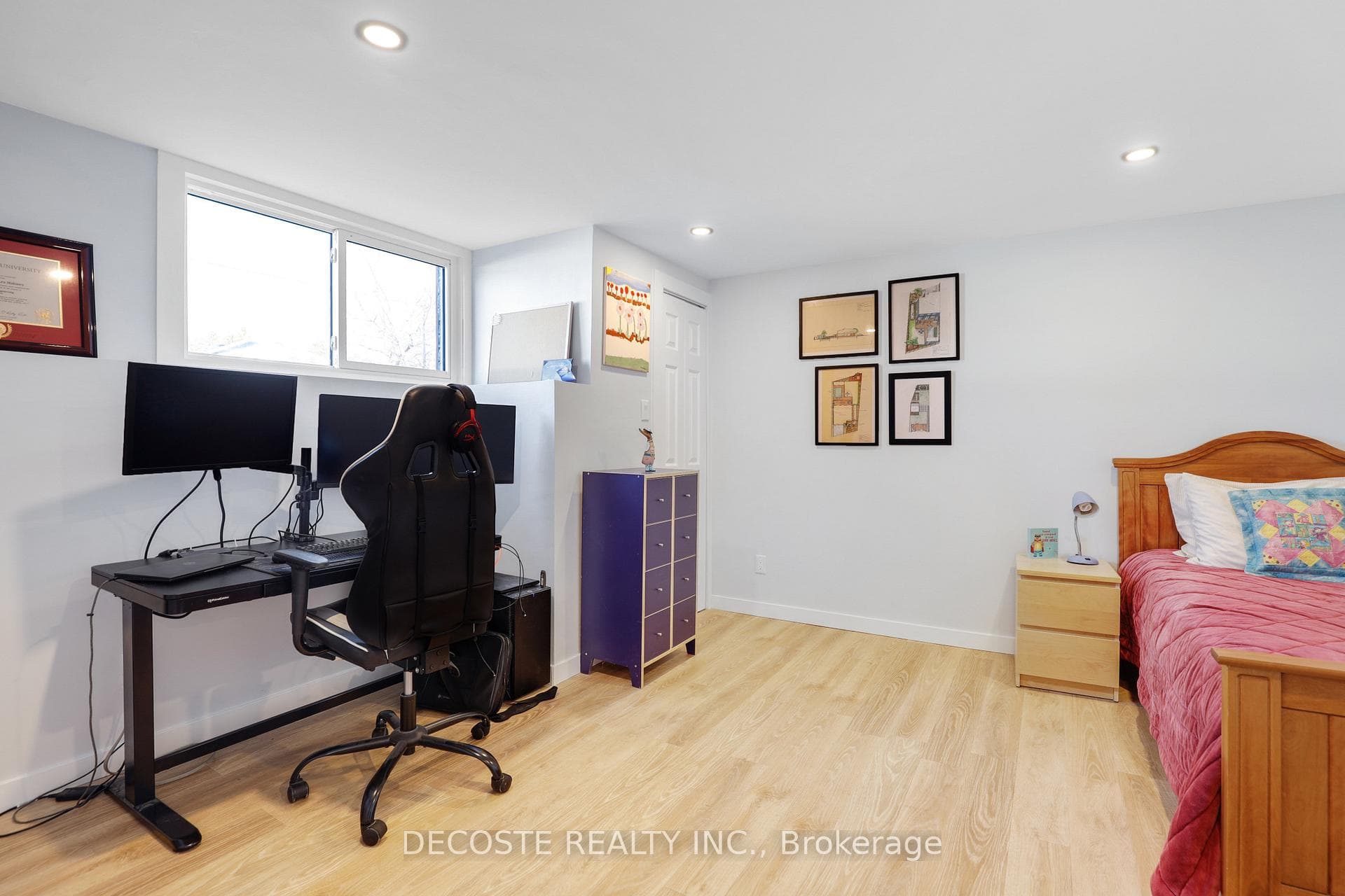 877 Queen Street photo 29