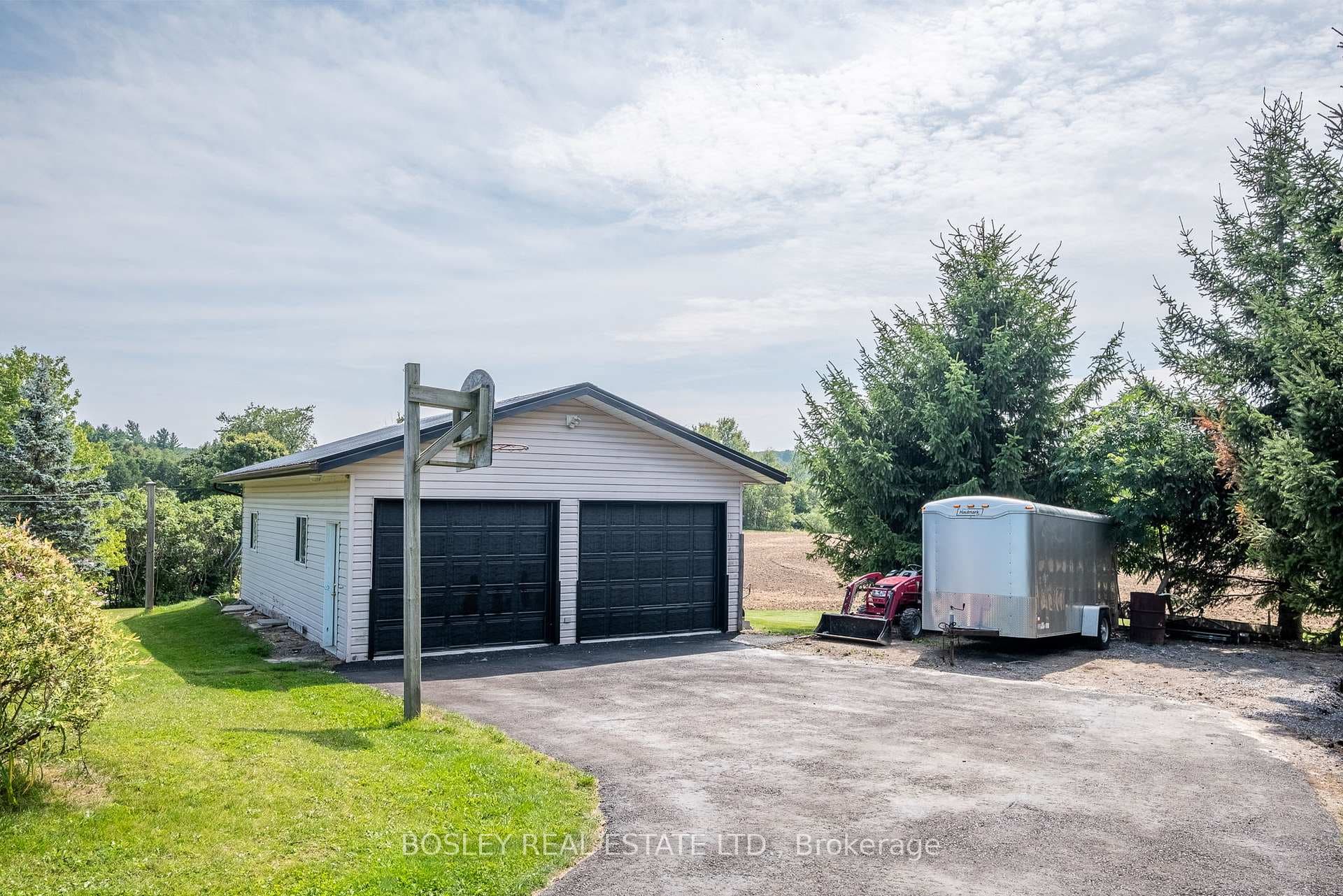 650 Clouston Road photo 4