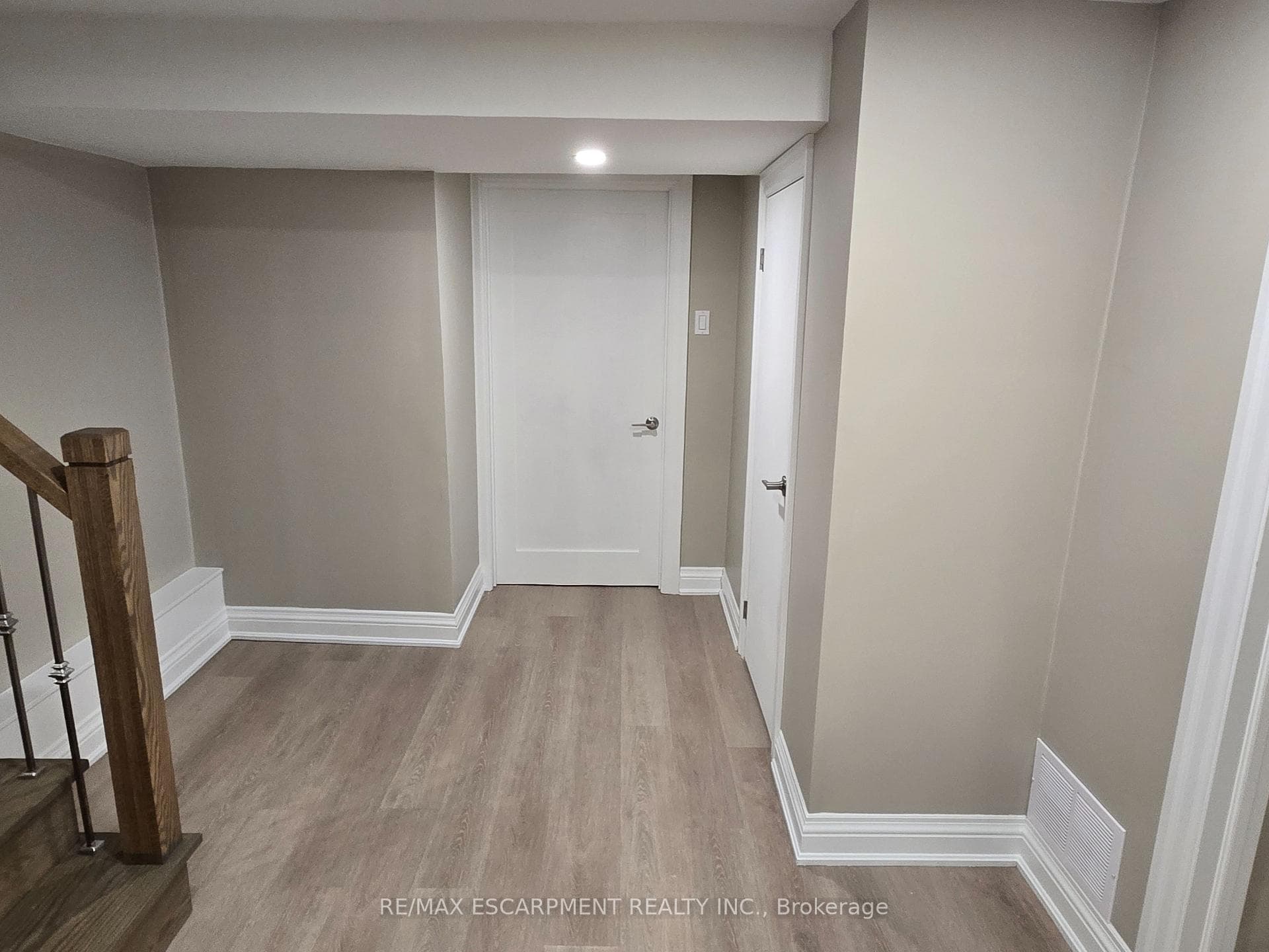 60 Nugent Drive photo 27