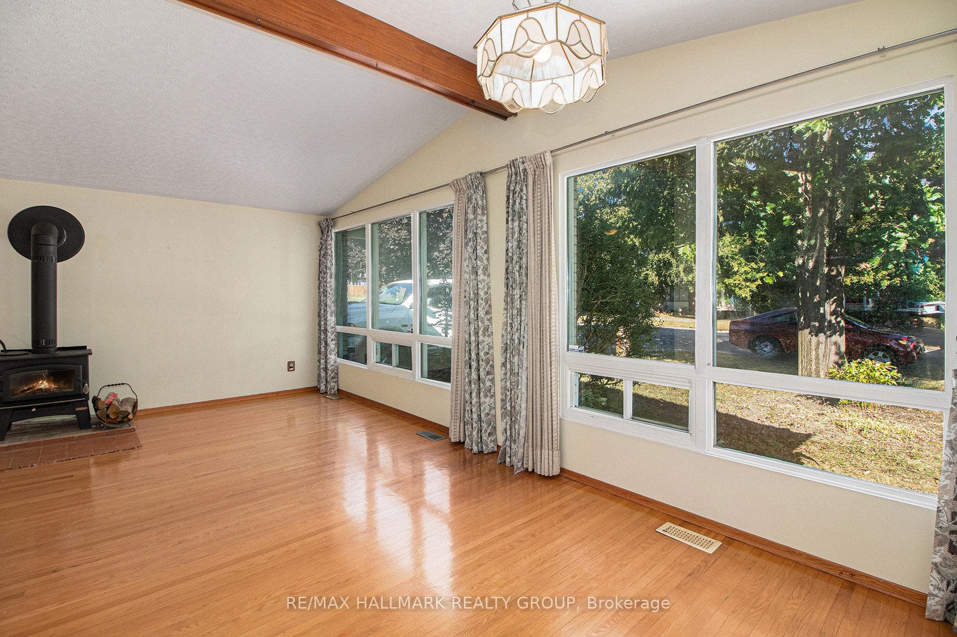 1938 Featherston Drive photo 9
