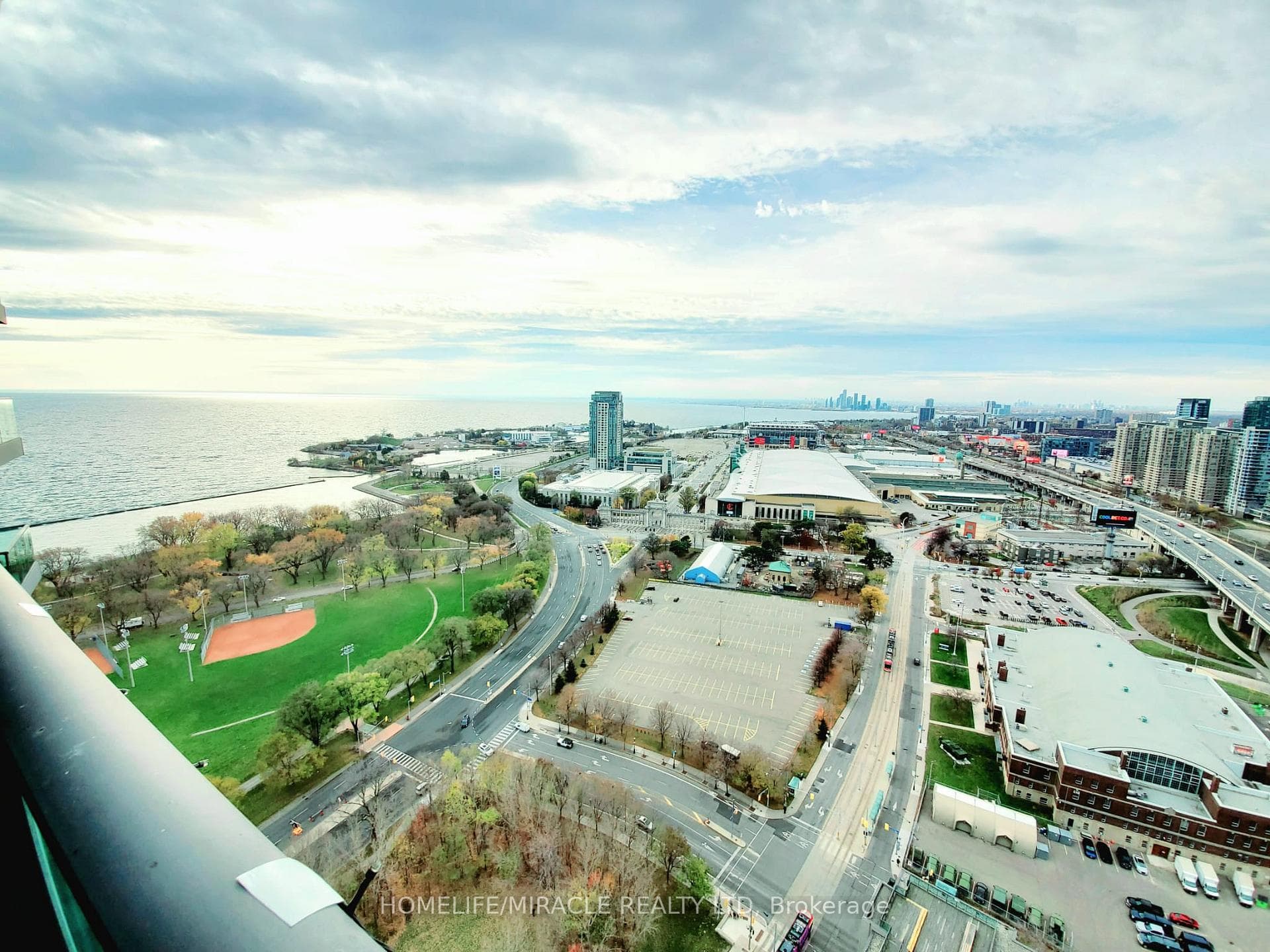 219 Fort York Boulevard Unit 3410 photo 10